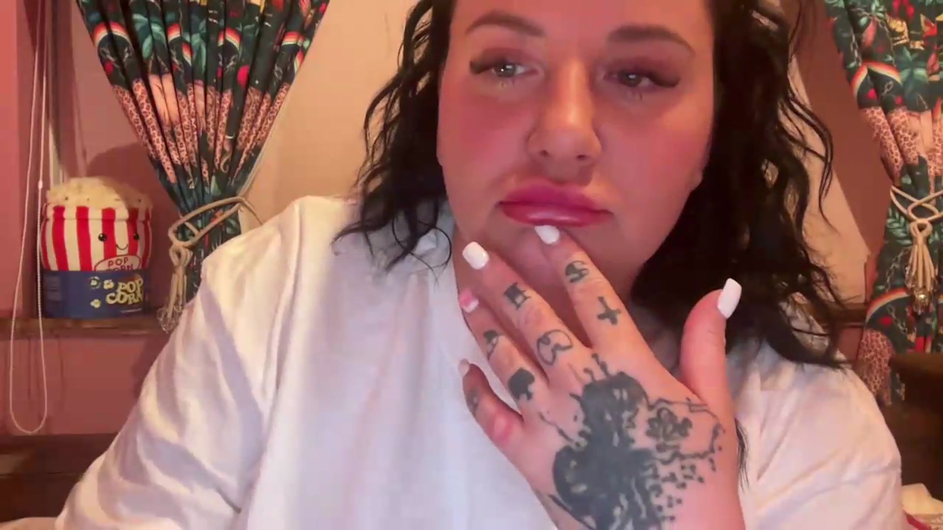 Gallery image thumbnail from Pandabella's myfreecams stream on, 05/01/2026, 23:02 image 4 of 20