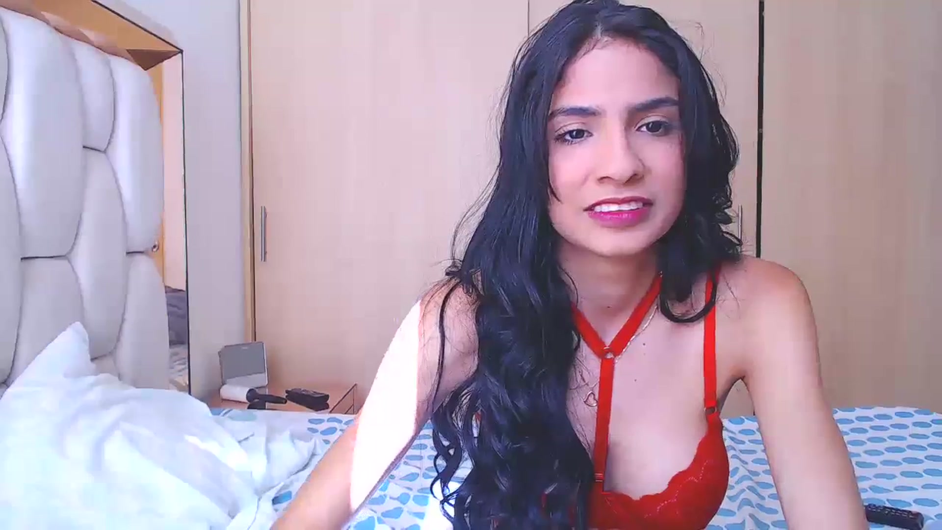 Gallery image thumbnail from Paola_M's myfreecams stream on, 01/04/2024, 15:15 image 4 of 20
