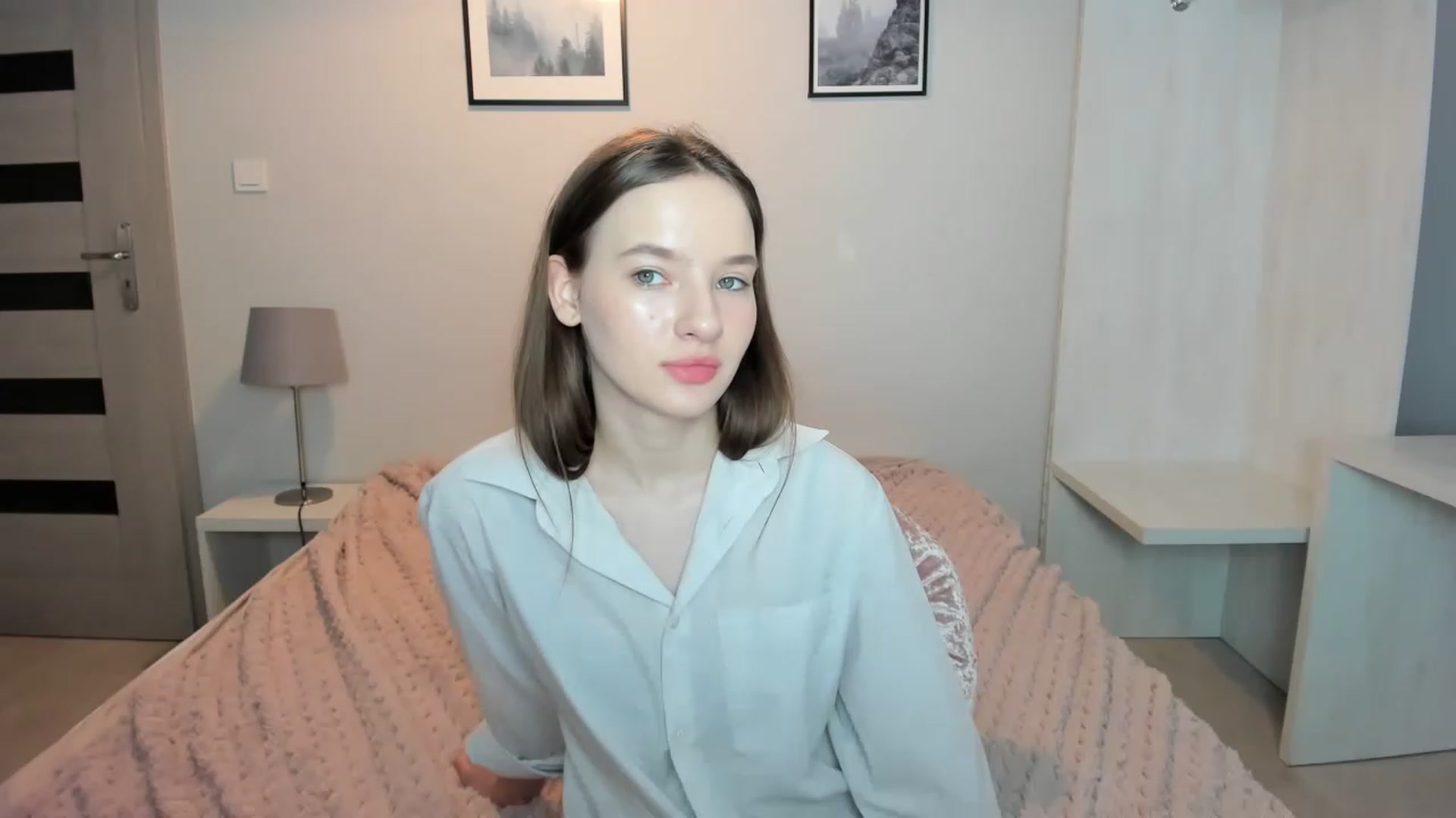 Gallery image thumbnail from Papaya's myfreecams stream on, 04/03/2023, 22:18 image 9 of 20