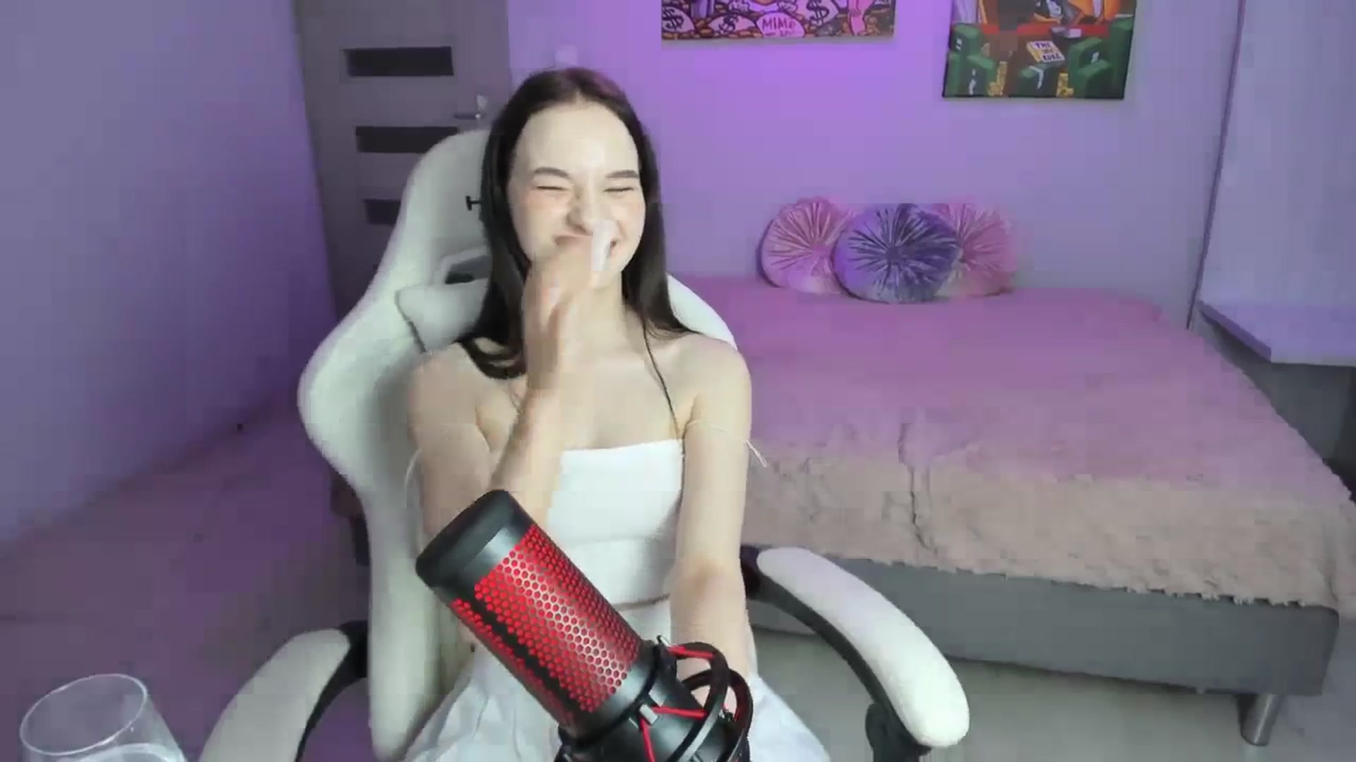 Gallery image thumbnail from Papaya's myfreecams stream on, 08/17/2023, 17:11 image 7 of 20