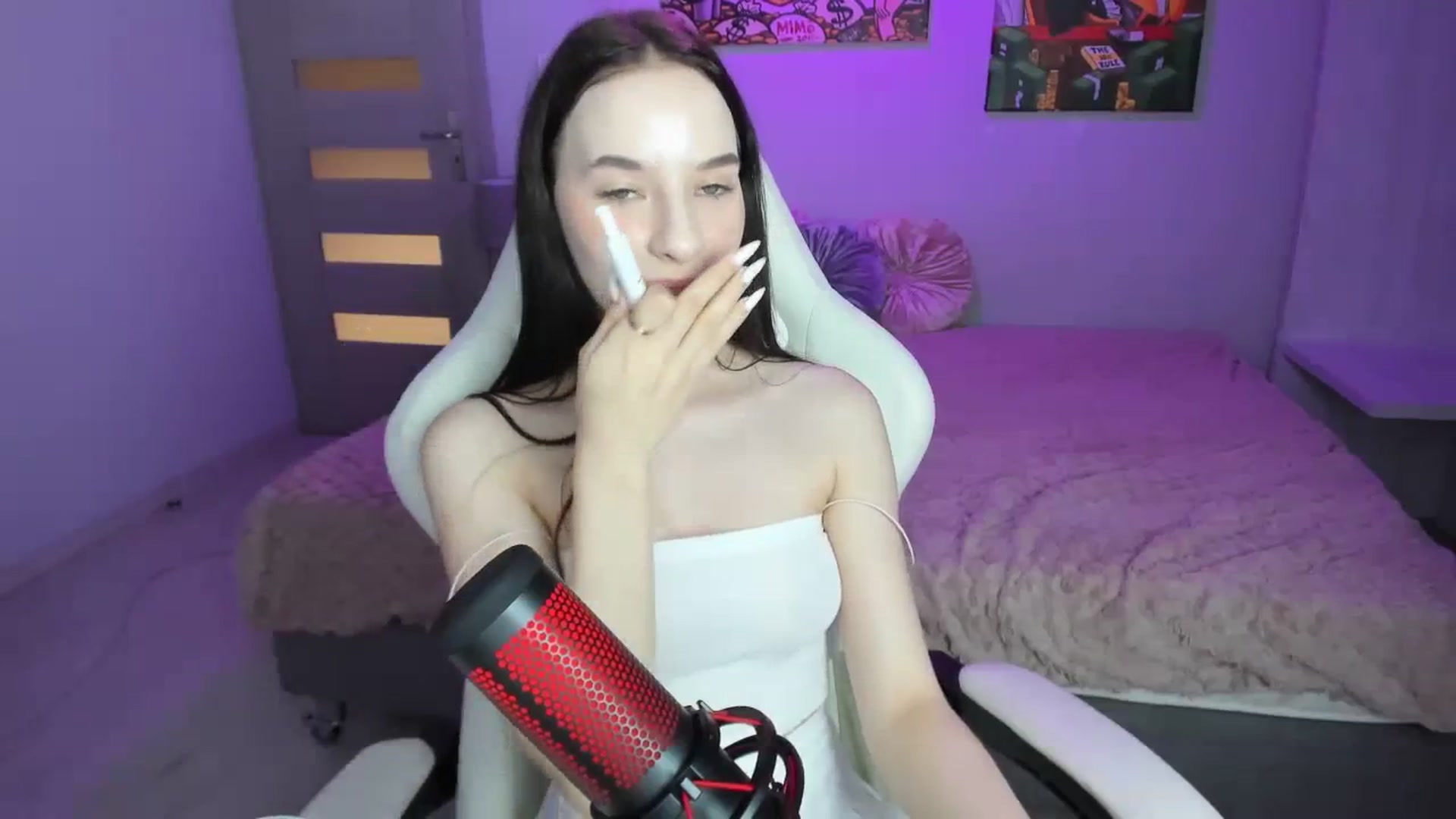 Gallery image thumbnail from Papaya's myfreecams stream on, 08/17/2023, 19:39 image 11 of 20