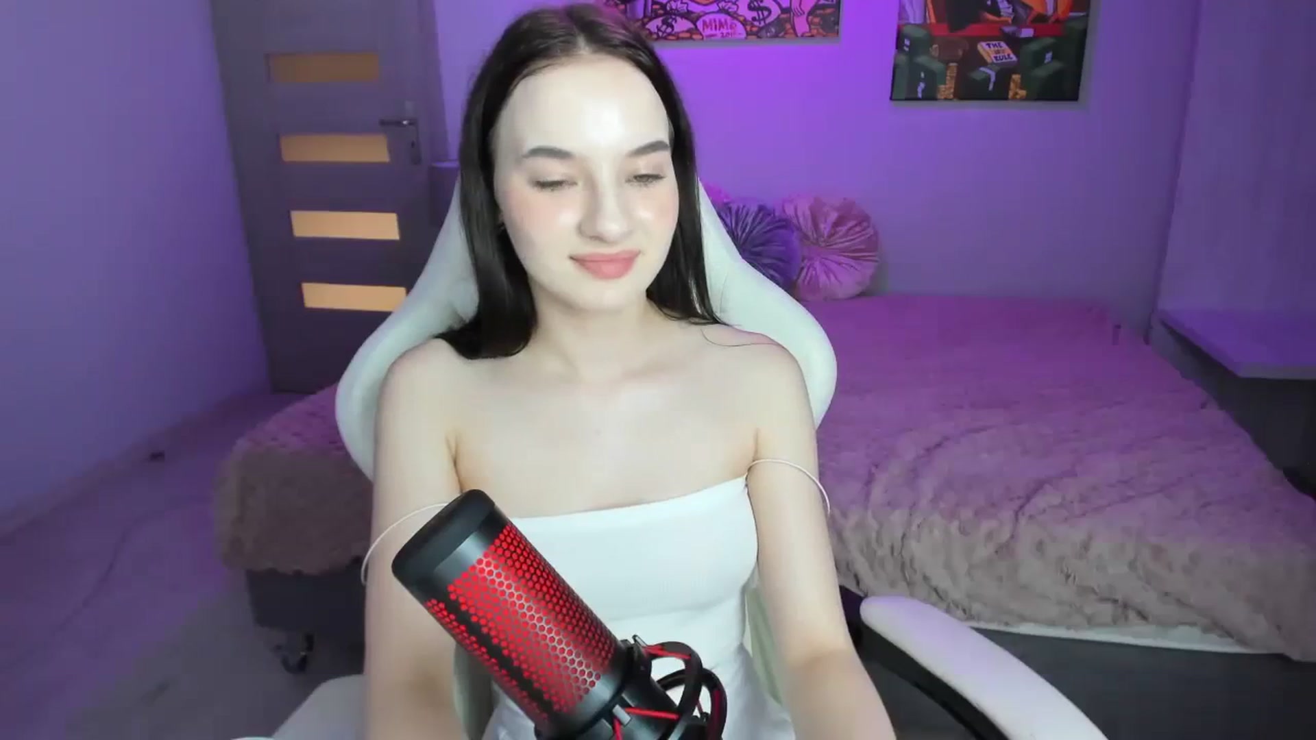 Gallery image thumbnail from Papaya's myfreecams stream on, 08/17/2023, 19:39 image 7 of 20