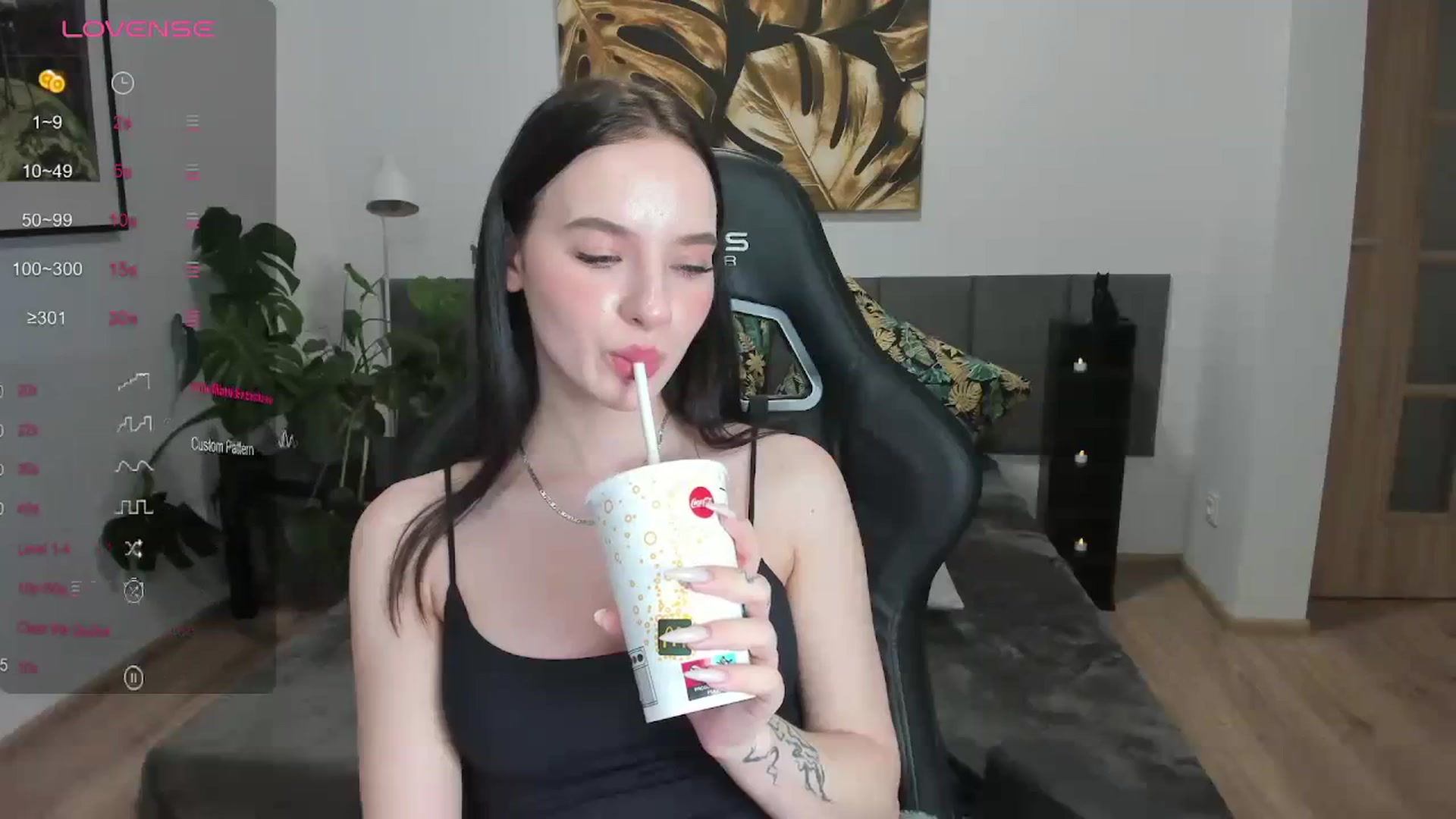 Gallery image thumbnail from Papaya's myfreecams stream on, 10/19/2023, 18:17 image 3 of 20