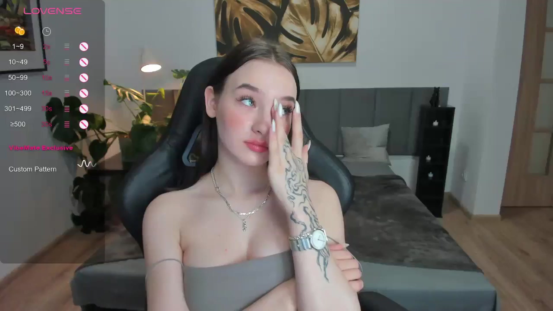 Gallery image thumbnail from Papaya's myfreecams stream on, 12/25/2023, 16:11 image 1 of 20