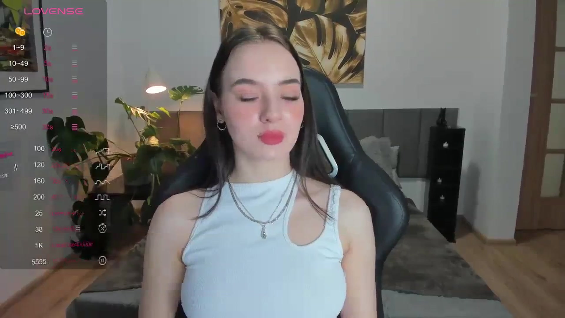 Gallery image thumbnail from Papaya's myfreecams stream on, 12/28/2023, 13:32 image 17 of 20