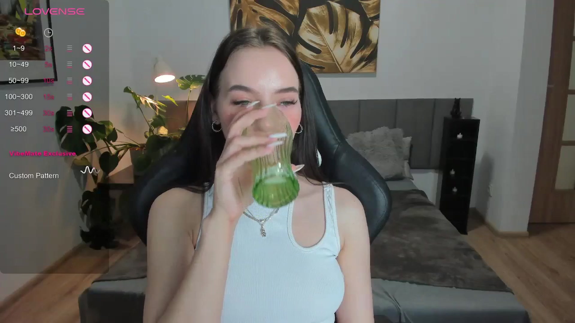 Gallery image thumbnail from Papaya's myfreecams stream on, 12/28/2023, 20:00 image 5 of 20