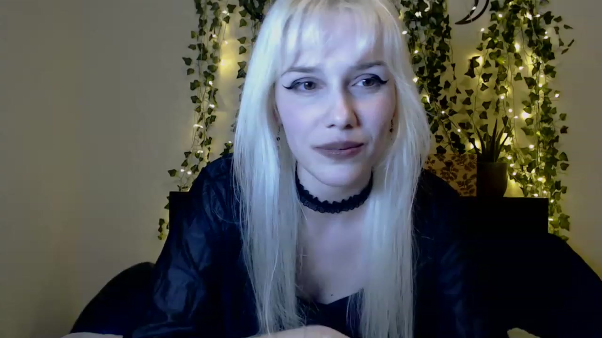 Gallery image thumbnail from PaperTigerRin's myfreecams stream on, 02/19/2023, 06:06 image 14 of 20