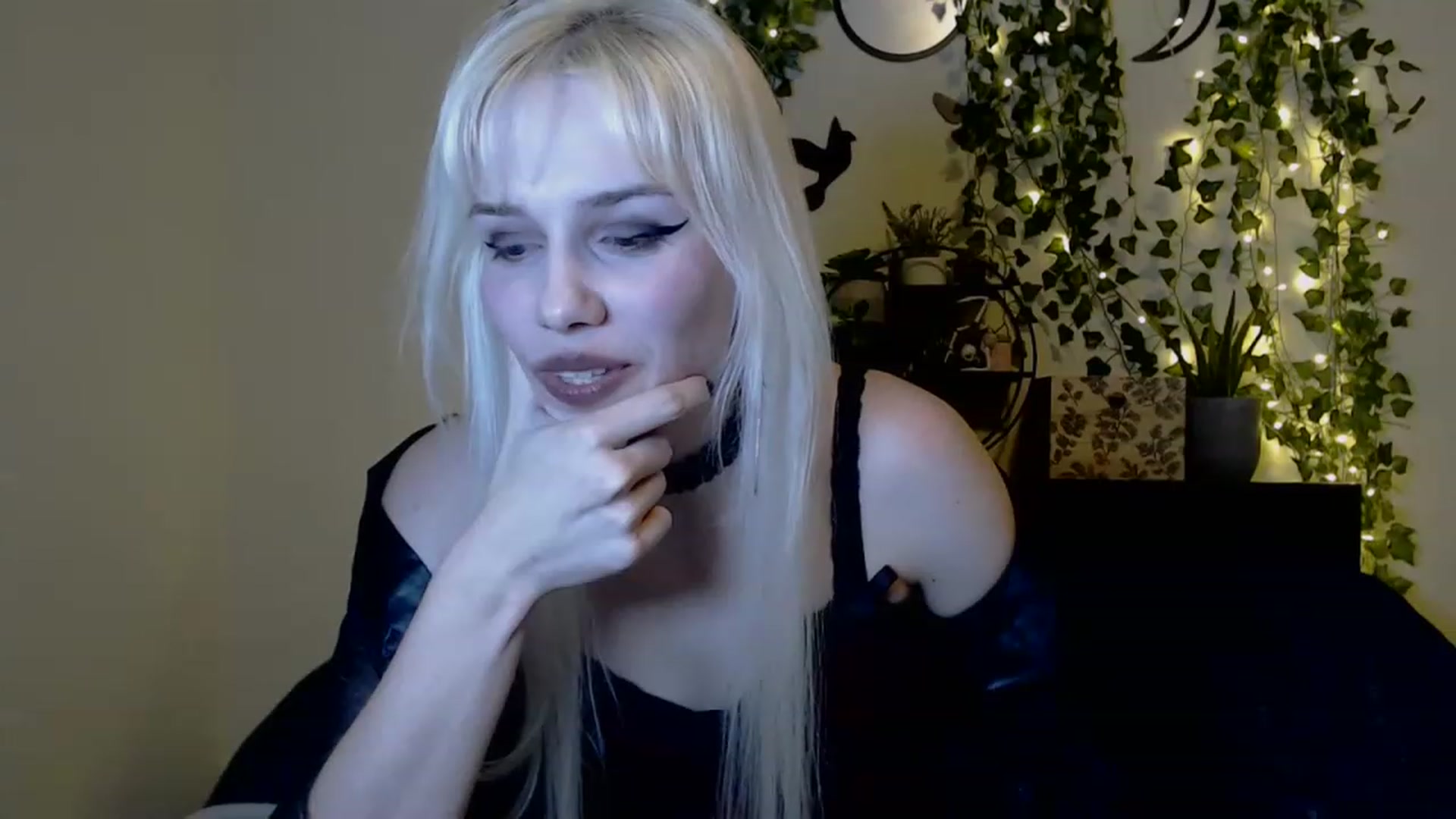 Gallery image thumbnail from PaperTigerRin's myfreecams stream on, 02/19/2023, 06:06 image 10 of 20
