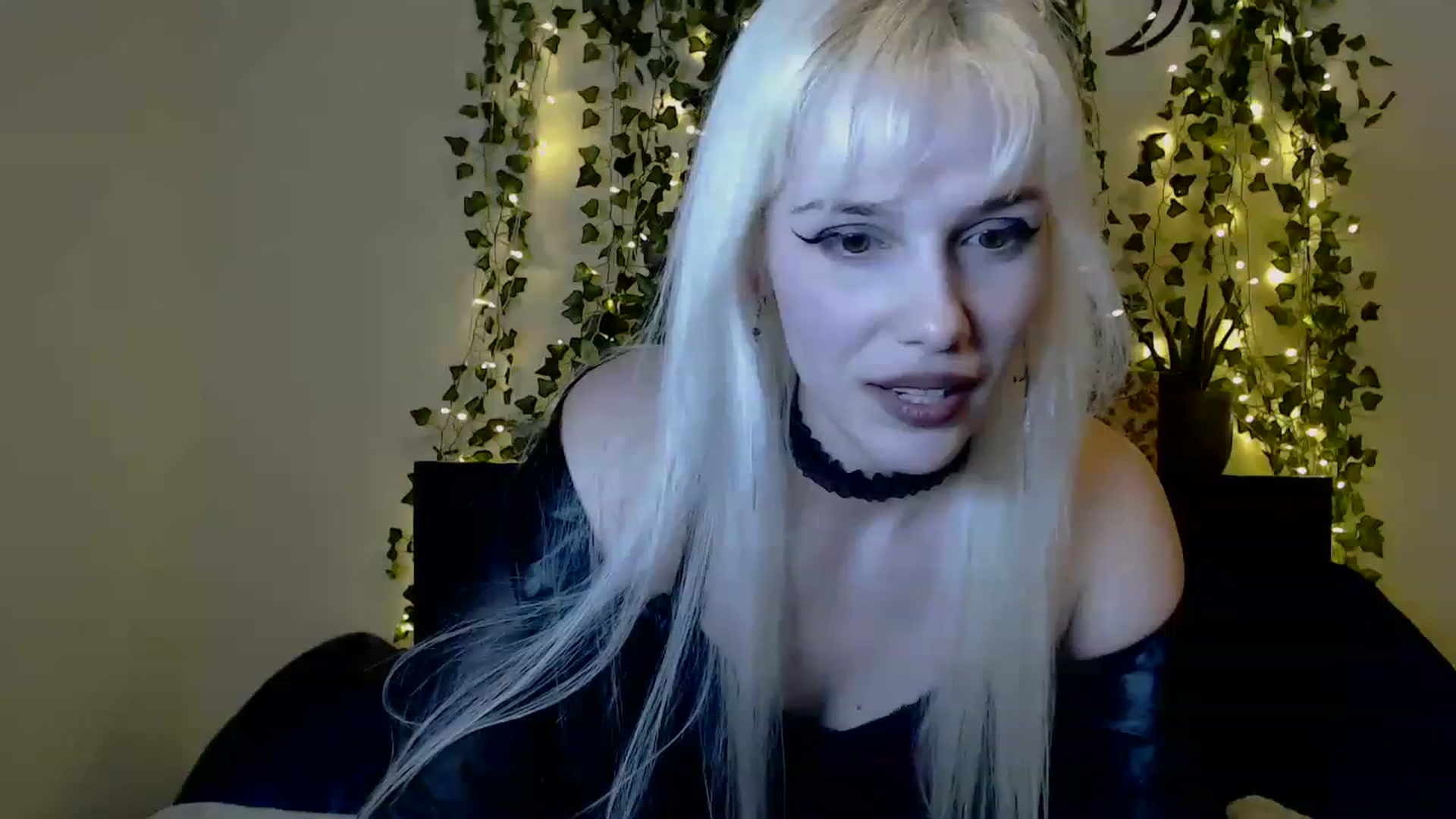 Gallery image thumbnail from PaperTigerRin's myfreecams stream on, 02/19/2023, 06:06 image 17 of 20