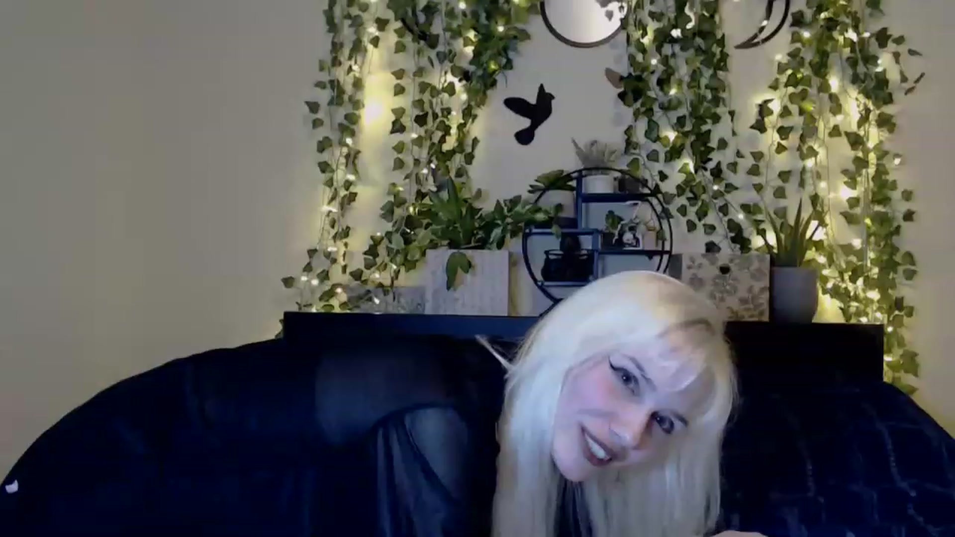 Gallery image thumbnail from PaperTigerRin's myfreecams stream on, 02/19/2023, 06:06 image 12 of 20
