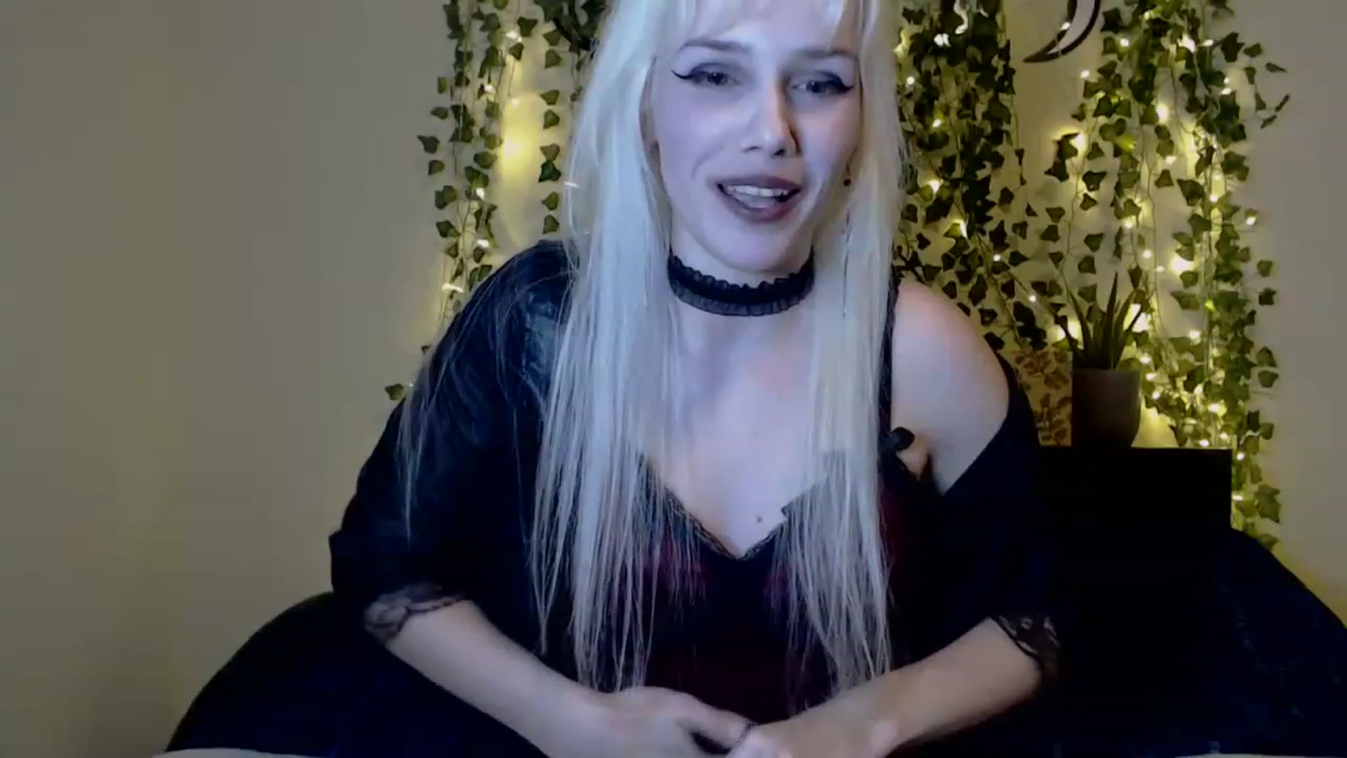 Gallery image thumbnail from PaperTigerRin's myfreecams stream on, 02/19/2023, 06:06 image 4 of 20