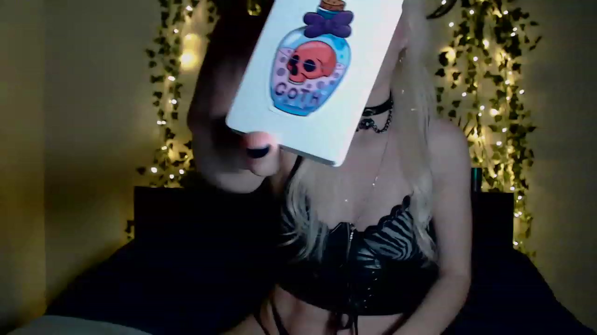Gallery image thumbnail from PaperTigerRin's myfreecams stream on, 03/03/2023, 06:09 image 16 of 20