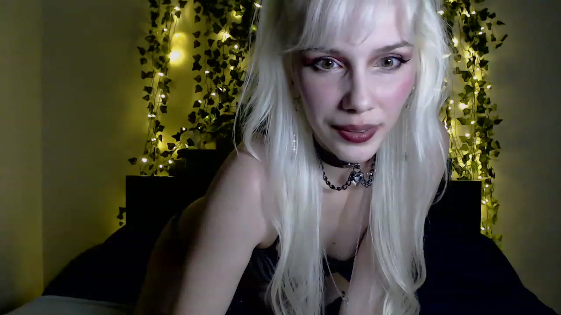 Gallery image thumbnail from PaperTigerRin's myfreecams stream on, 03/03/2023, 06:09 image 15 of 20