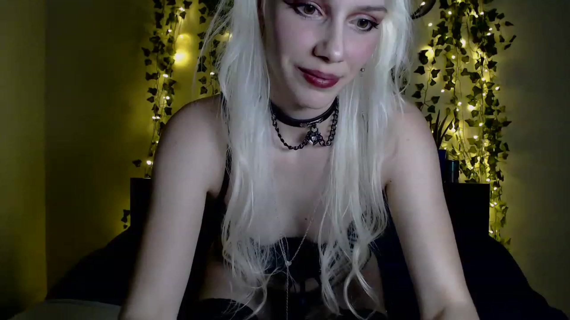 Gallery image thumbnail from PaperTigerRin's myfreecams stream on, 03/03/2023, 06:09 image 5 of 20