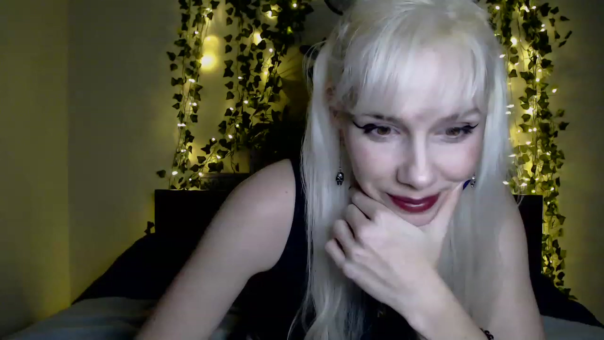 Gallery image thumbnail from PaperTigerRin's myfreecams stream on, 03/05/2023, 04:28 image 15 of 20