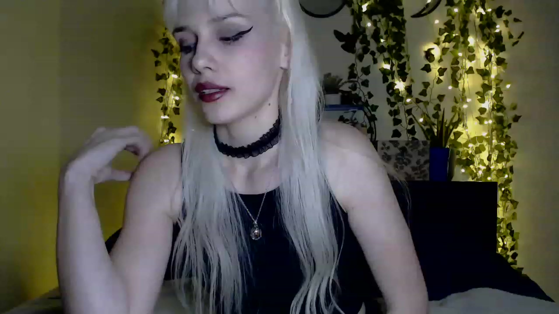 Gallery image thumbnail from PaperTigerRin's myfreecams stream on, 03/05/2023, 04:28 image 8 of 20