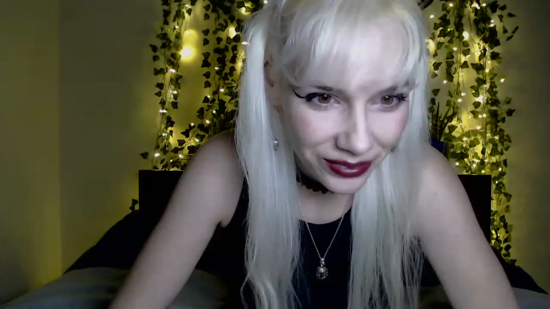 Gallery image thumbnail from PaperTigerRin's myfreecams stream on, 03/05/2023, 04:28 image 2 of 20