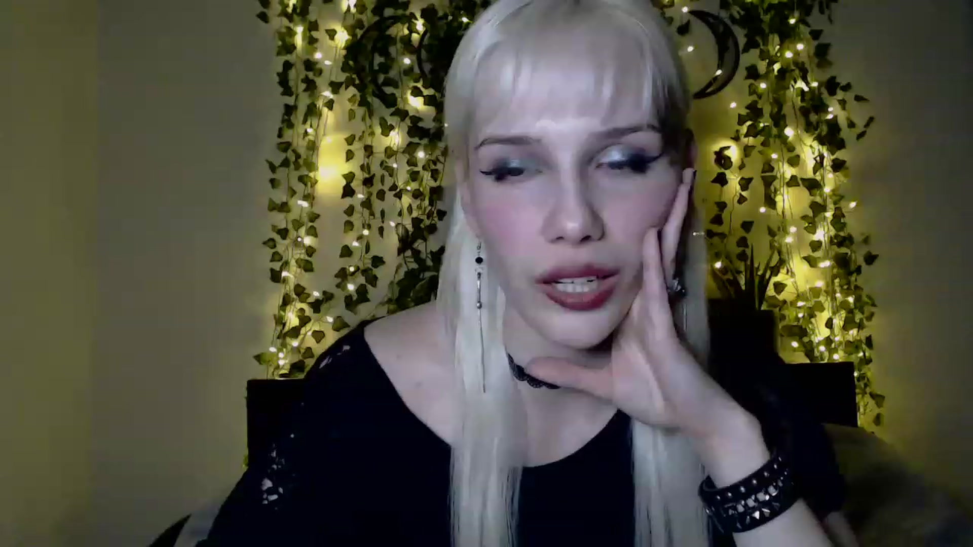 Gallery image thumbnail from PaperTigerRin's myfreecams stream on, 03/13/2023, 05:39 image 10 of 20