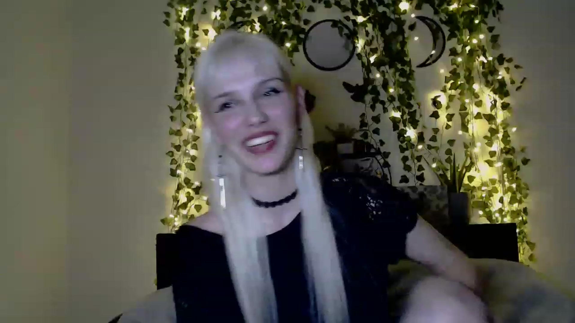 Gallery image thumbnail from PaperTigerRin's myfreecams stream on, 03/13/2023, 05:39 image 13 of 20