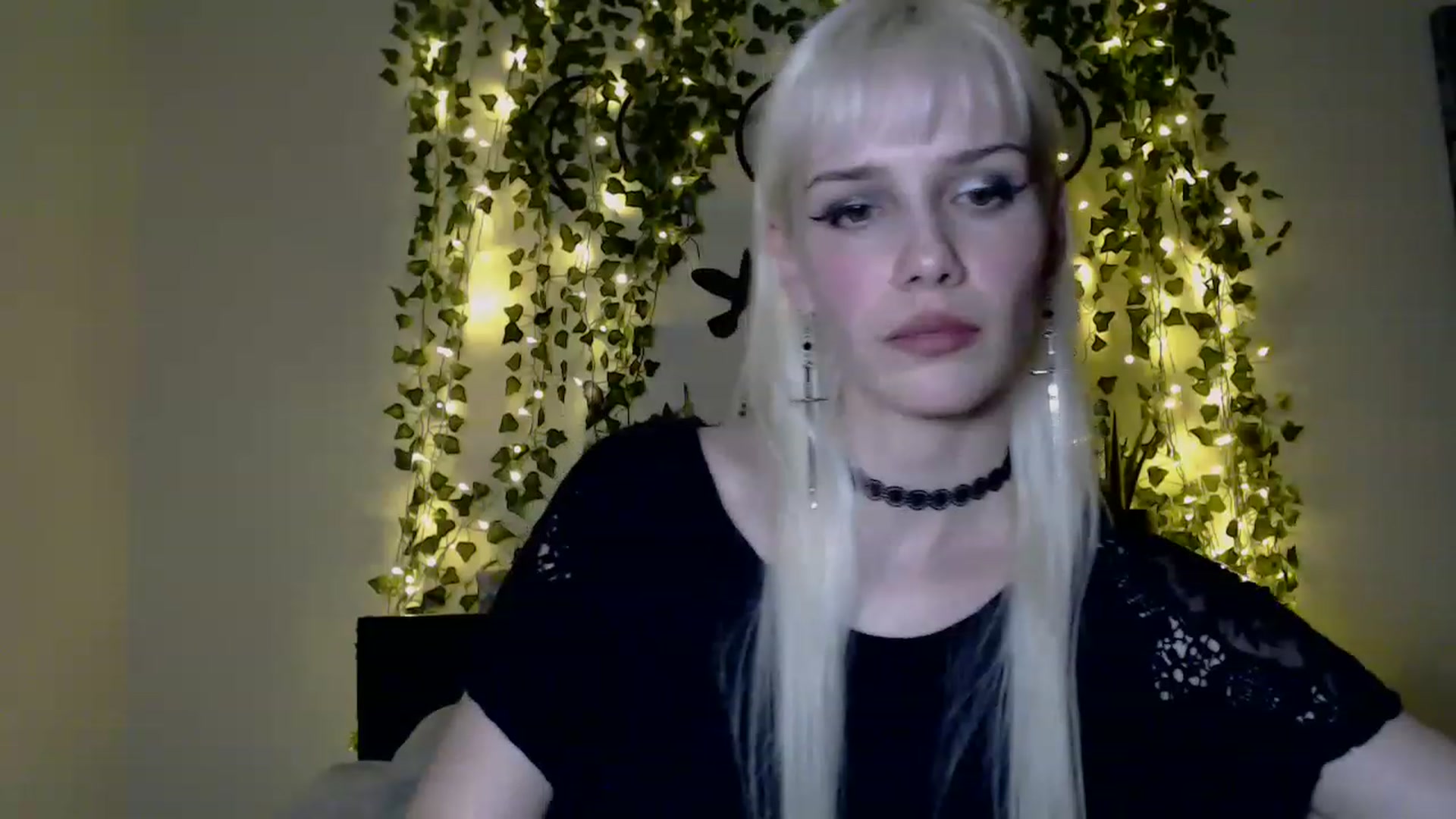 Gallery image thumbnail from PaperTigerRin's myfreecams stream on, 03/13/2023, 05:39 image 19 of 20