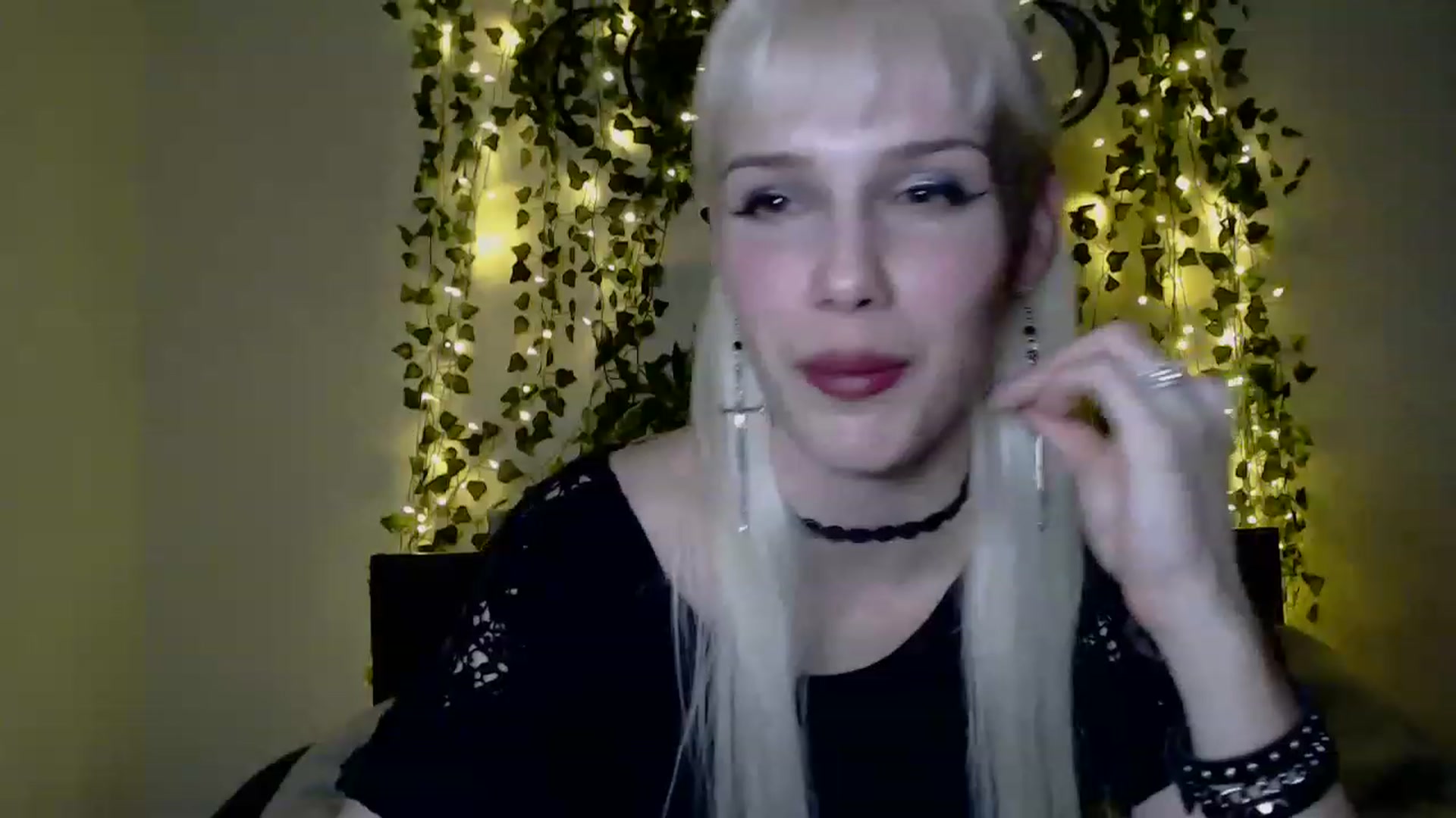 Gallery image thumbnail from PaperTigerRin's myfreecams stream on, 03/13/2023, 05:39 image 6 of 20