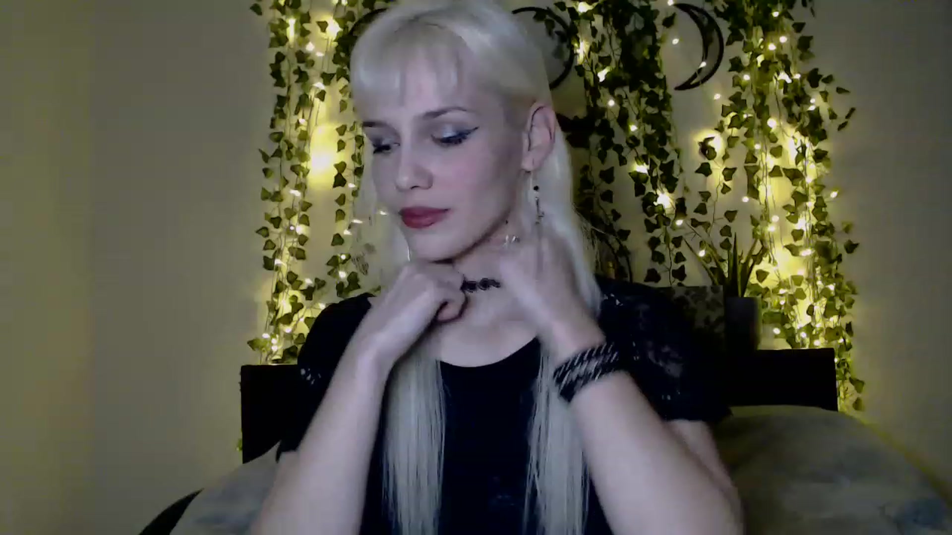 Gallery image thumbnail from PaperTigerRin's myfreecams stream on, 03/13/2023, 05:39 image 5 of 20