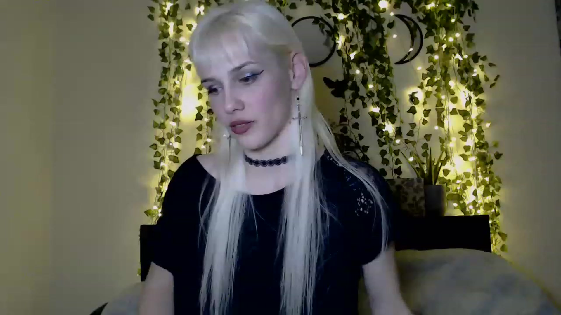 Gallery image thumbnail from PaperTigerRin's myfreecams stream on, 03/13/2023, 05:39 image 9 of 20