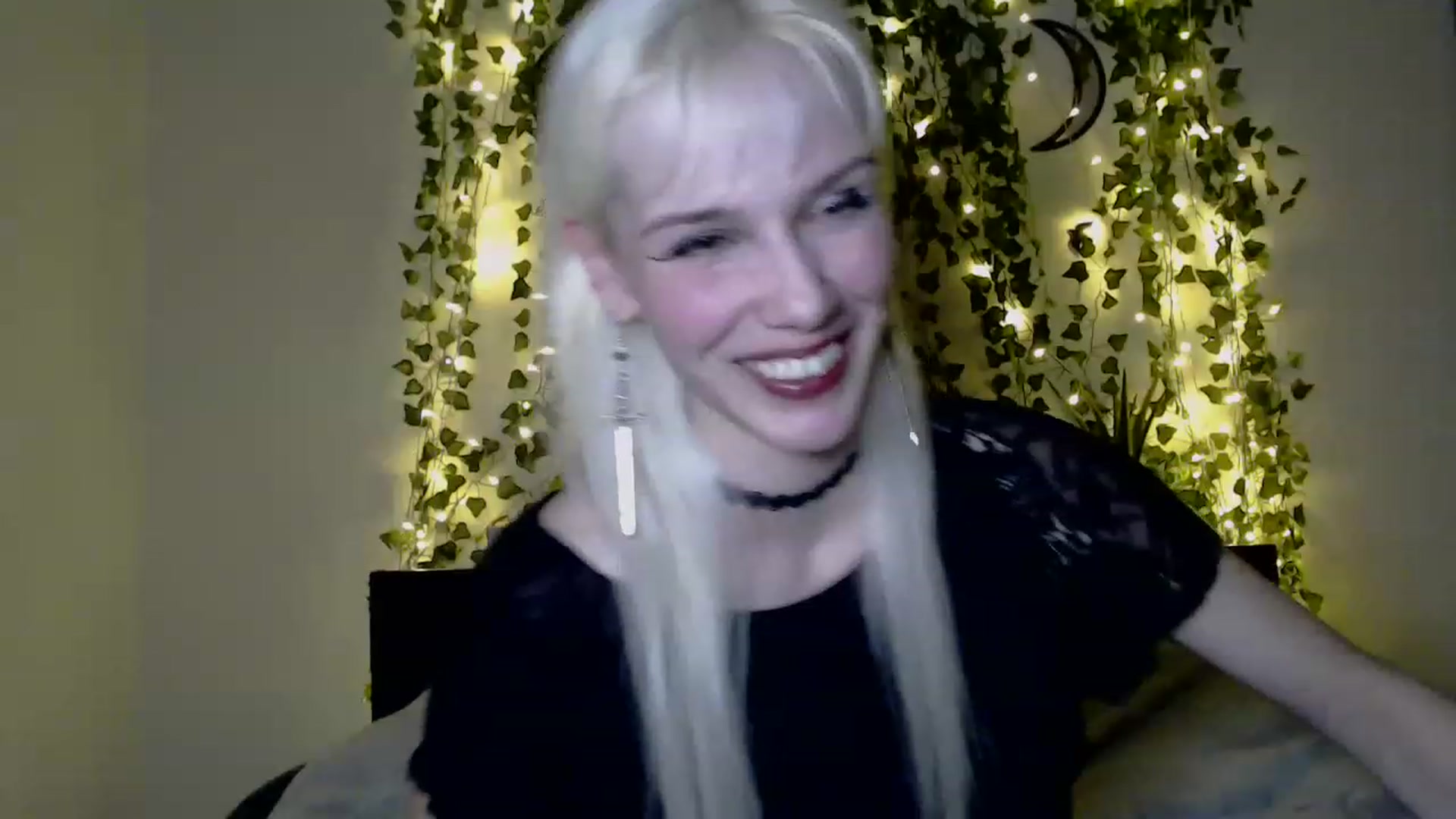 Gallery image thumbnail from PaperTigerRin's myfreecams stream on, 03/13/2023, 05:39 image 7 of 20