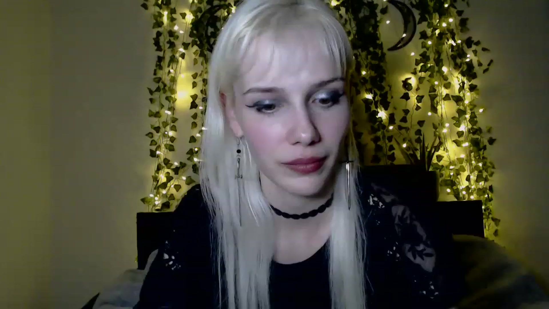 Gallery image thumbnail from PaperTigerRin's myfreecams stream on, 03/13/2023, 07:22 image 10 of 20