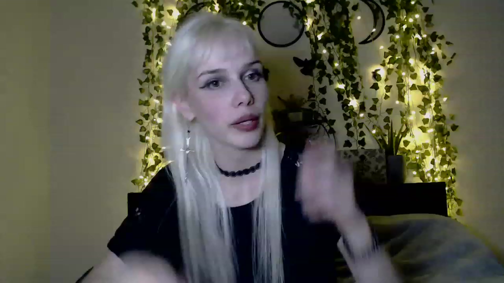 Gallery image thumbnail from PaperTigerRin's myfreecams stream on, 03/13/2023, 07:22 image 13 of 20