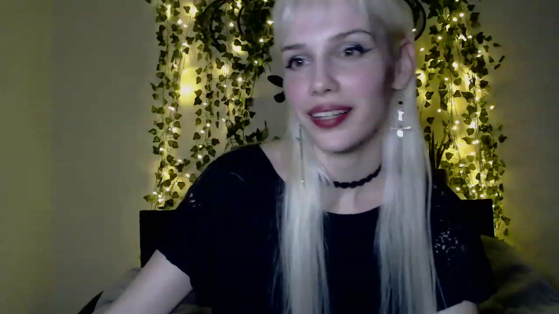 Gallery image thumbnail from PaperTigerRin's myfreecams stream on, 03/13/2023, 07:22 image 1 of 20