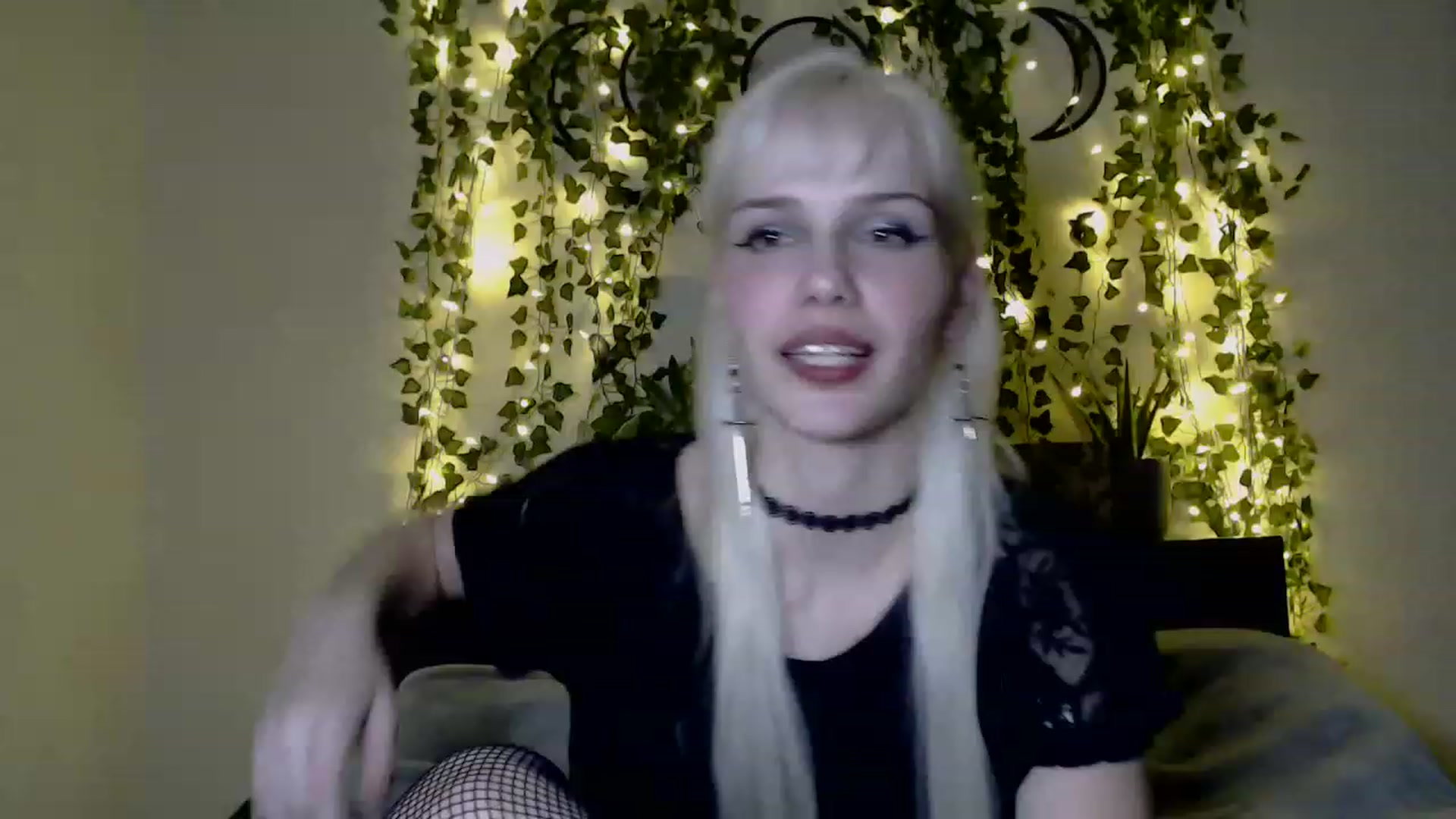 Gallery image thumbnail from PaperTigerRin's myfreecams stream on, 03/13/2023, 07:22 image 16 of 20