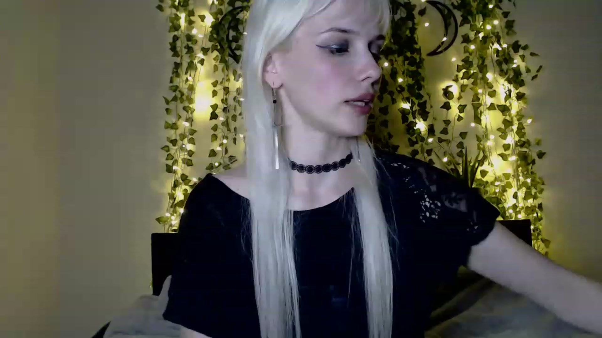 Gallery image thumbnail from PaperTigerRin's myfreecams stream on, 03/13/2023, 07:22 image 15 of 20