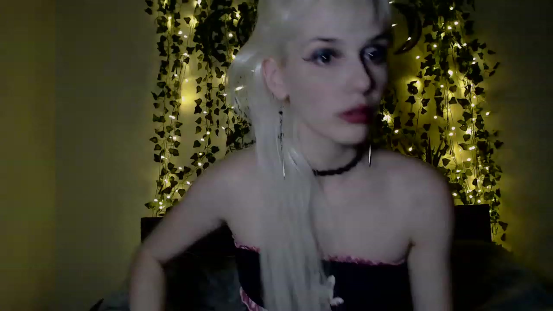 Gallery image thumbnail from PaperTigerRin's myfreecams stream on, 03/13/2023, 07:22 image 18 of 20