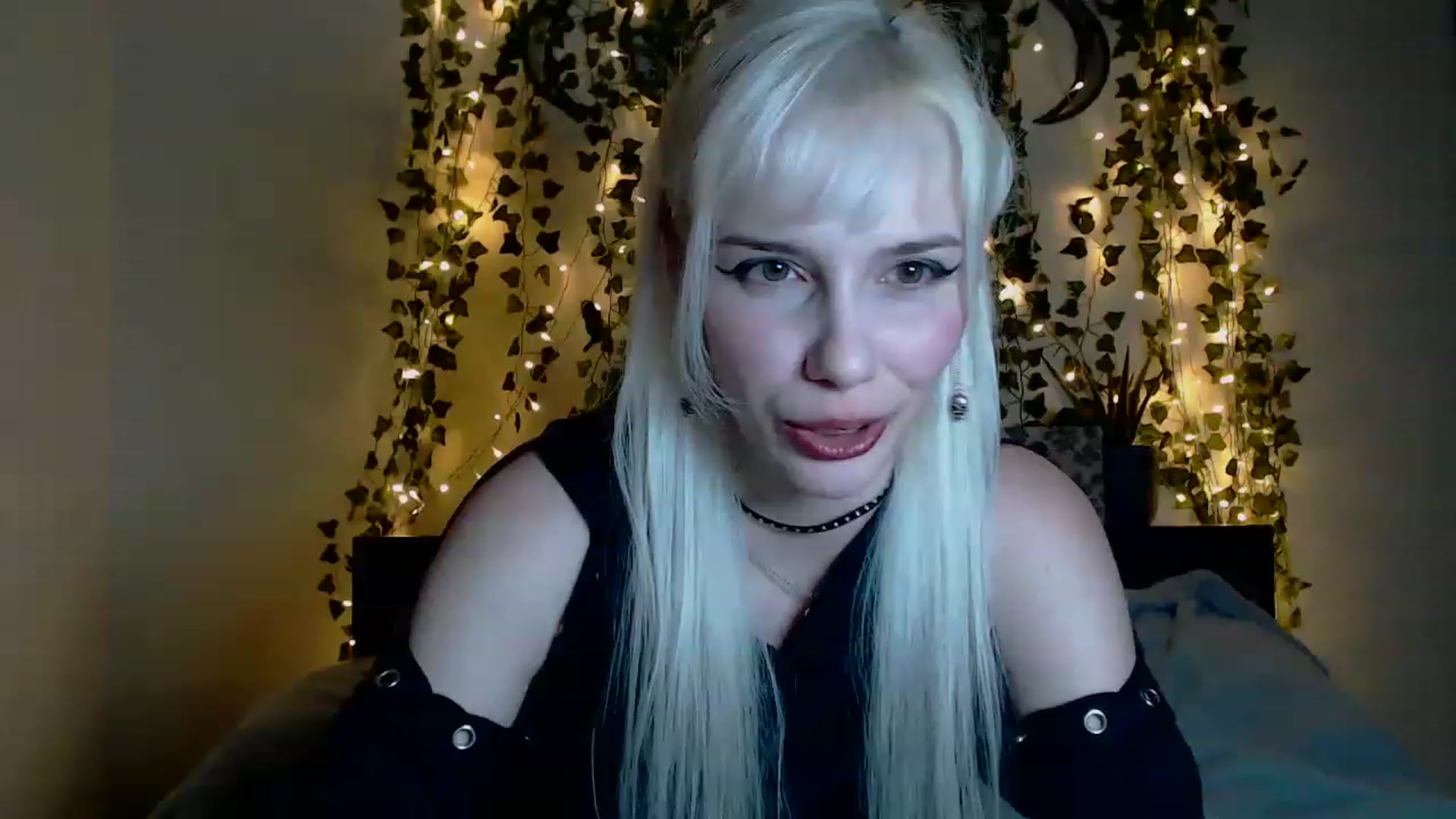 Gallery image thumbnail from PaperTigerRin's myfreecams stream on, 03/18/2023, 07:01 image 1 of 20