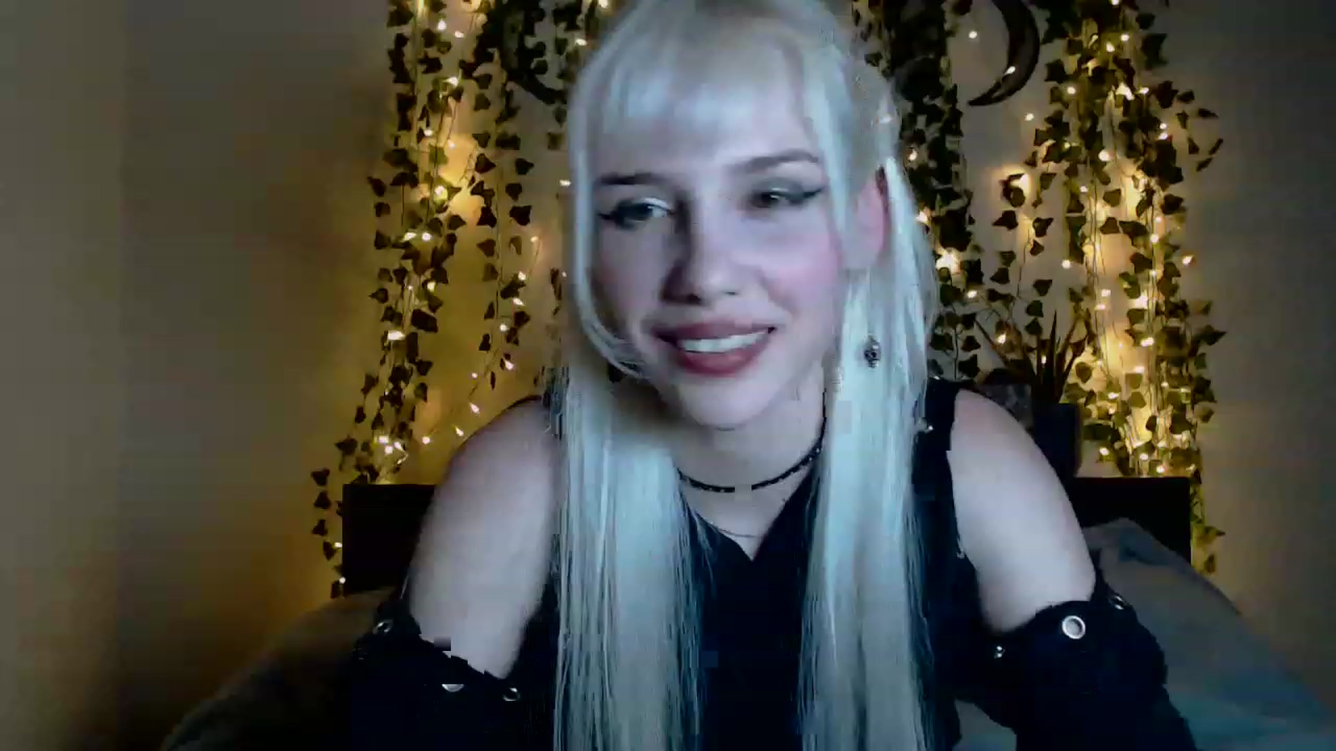 Gallery image thumbnail from PaperTigerRin's myfreecams stream on, 03/18/2023, 07:01 image 11 of 20