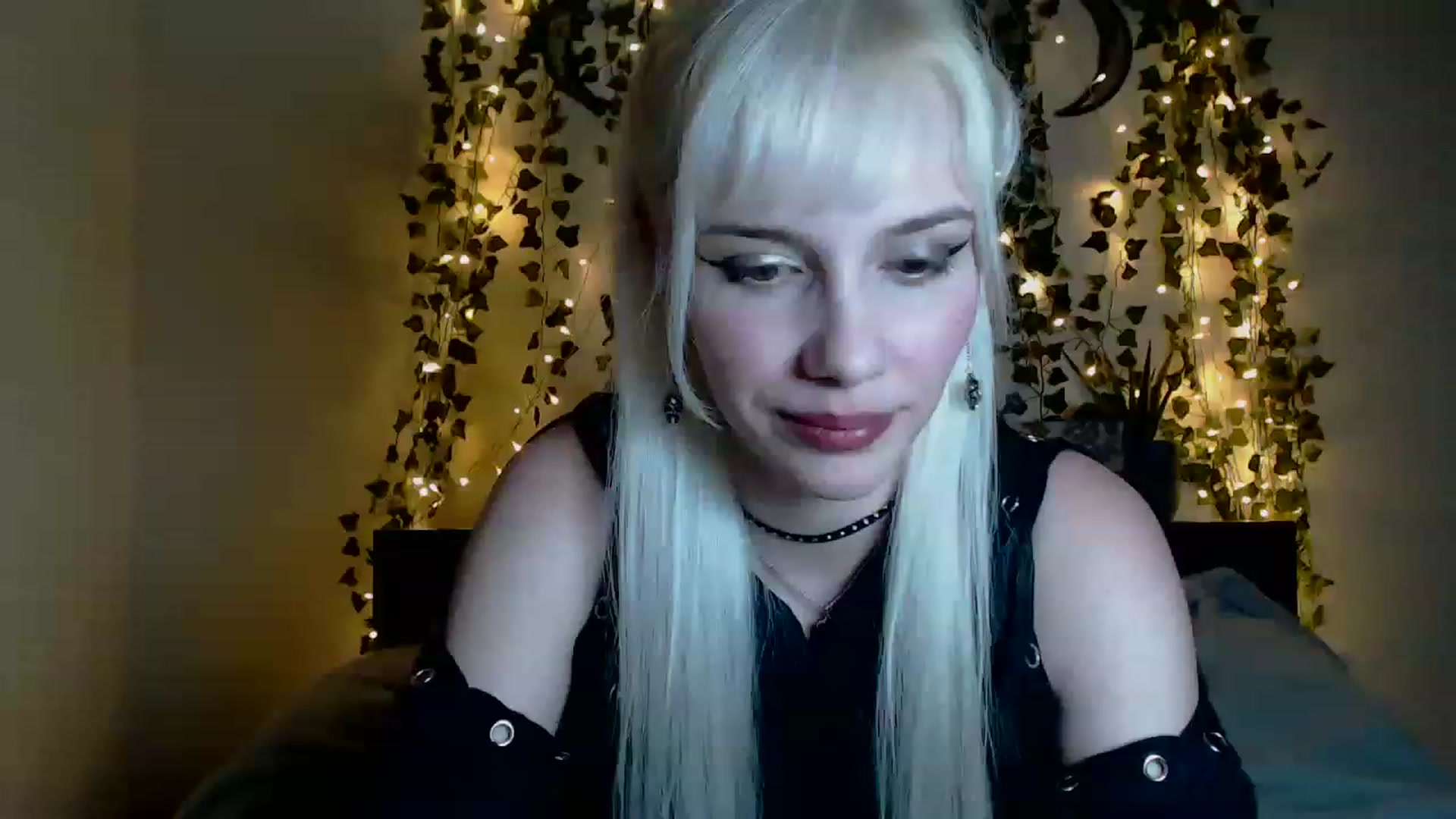Gallery image thumbnail from PaperTigerRin's myfreecams stream on, 03/18/2023, 07:01 image 17 of 20