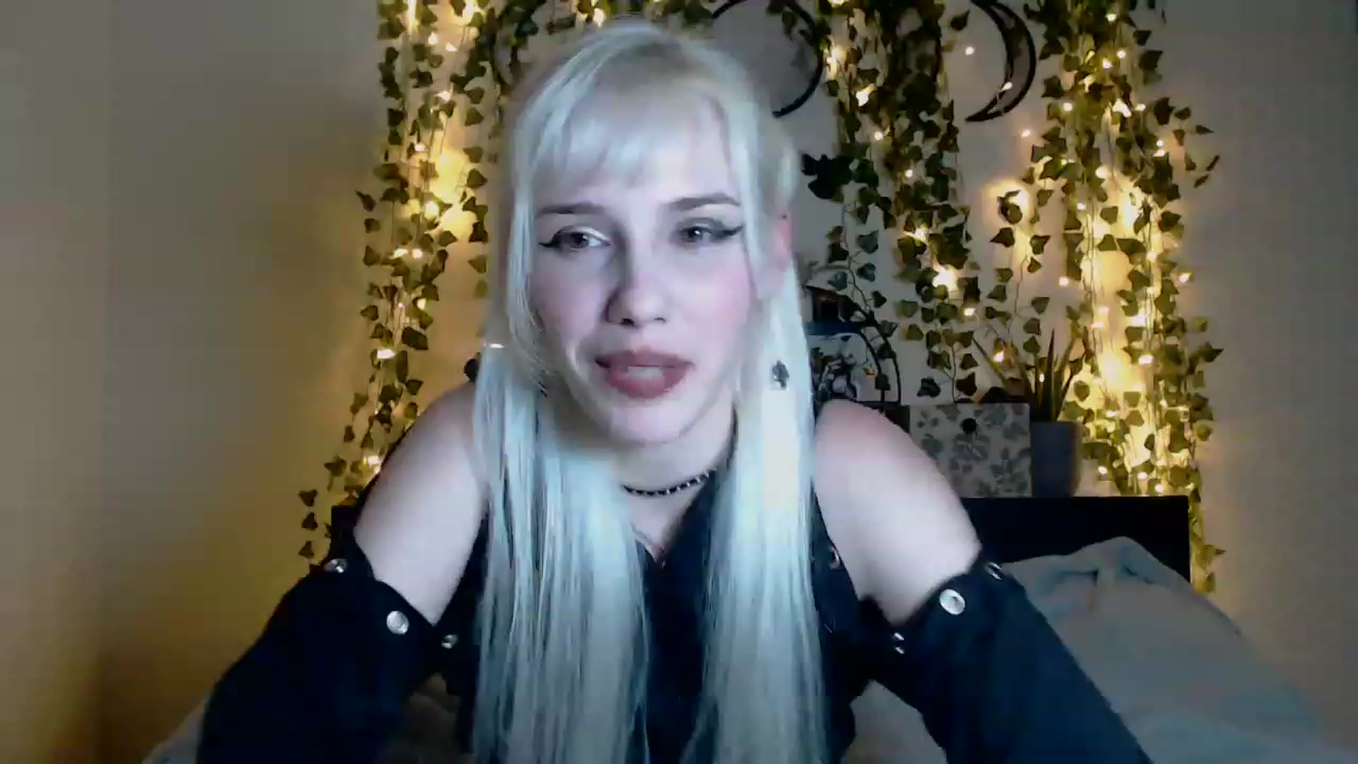 Gallery image thumbnail from PaperTigerRin's myfreecams stream on, 03/18/2023, 07:01 image 2 of 20