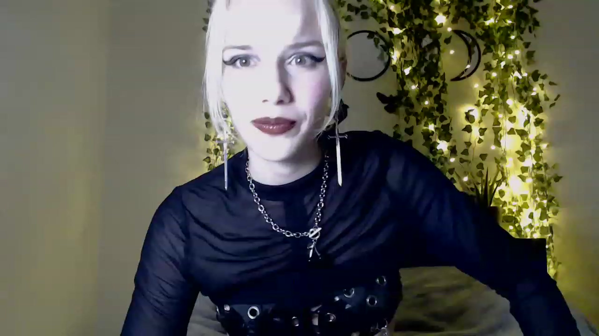 Gallery image thumbnail from PaperTigerRin's myfreecams stream on, 03/19/2023, 06:57 image 7 of 20