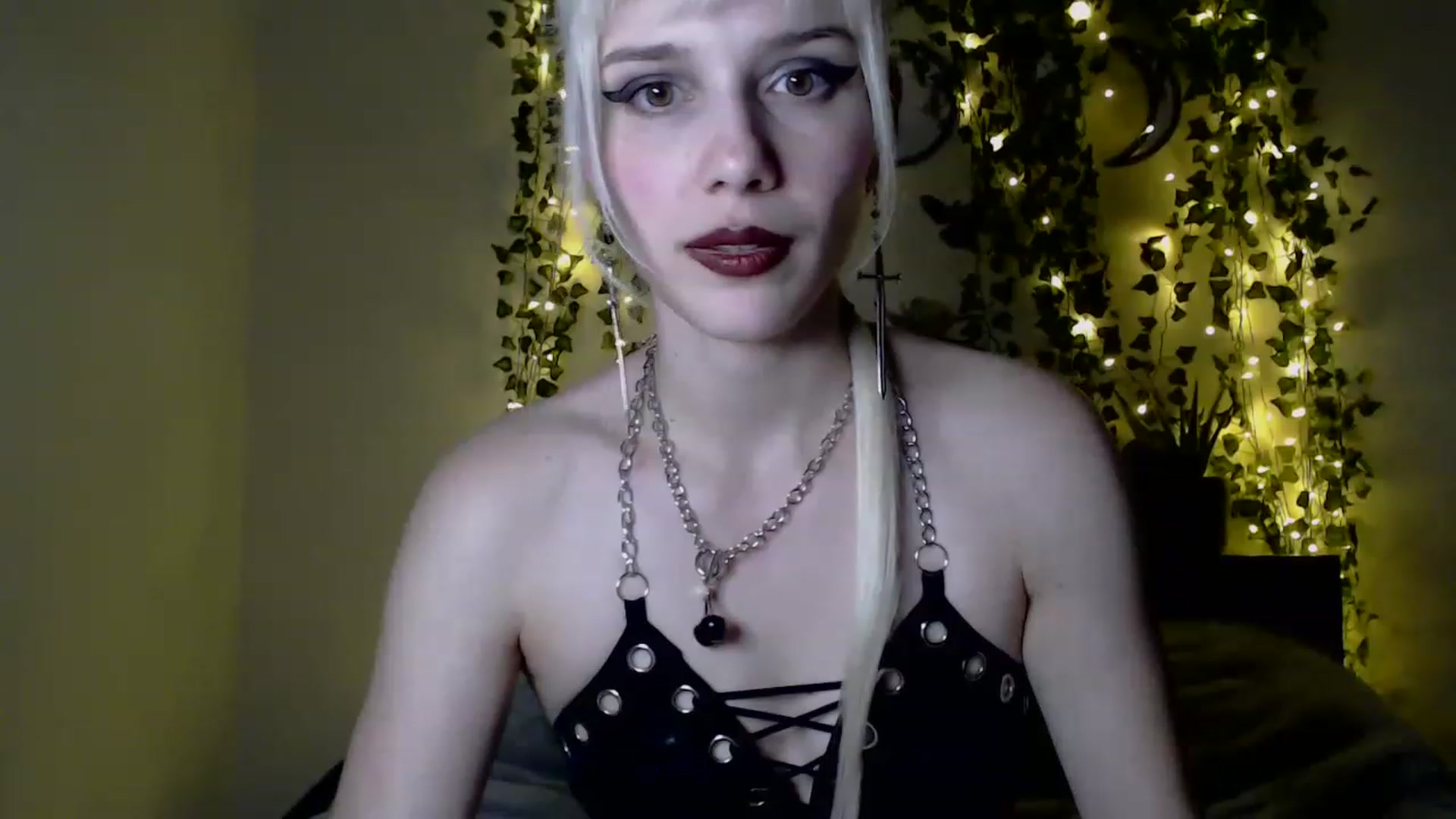 Gallery image thumbnail from PaperTigerRin's myfreecams stream on, 03/19/2023, 07:21 image 13 of 20