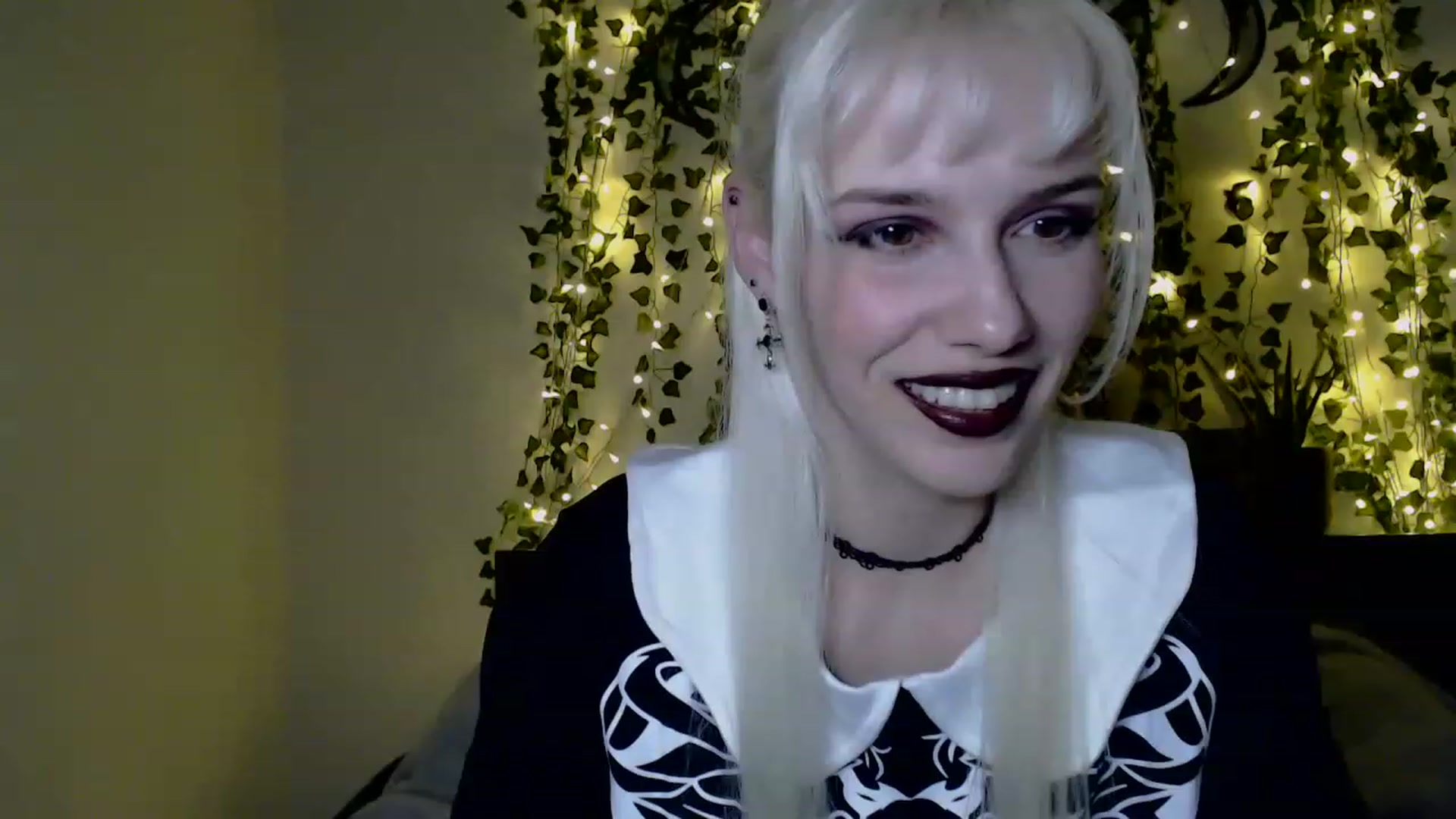 Gallery image thumbnail from PaperTigerRin's myfreecams stream on, 03/20/2023, 05:06 image 1 of 20
