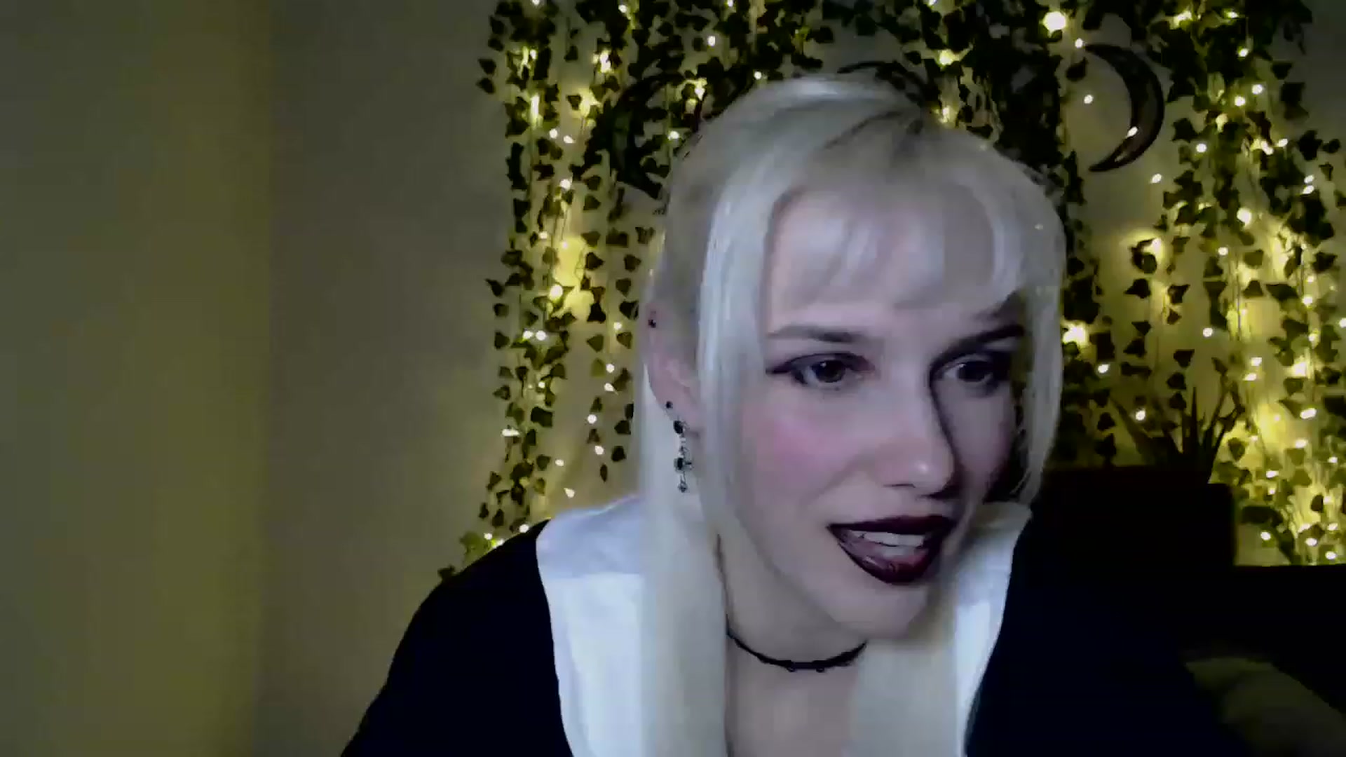 Gallery image thumbnail from PaperTigerRin's myfreecams stream on, 03/20/2023, 05:06 image 16 of 20