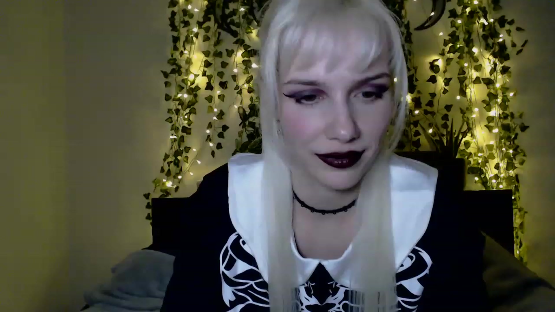 Gallery image thumbnail from PaperTigerRin's myfreecams stream on, 03/20/2023, 05:06 image 18 of 20