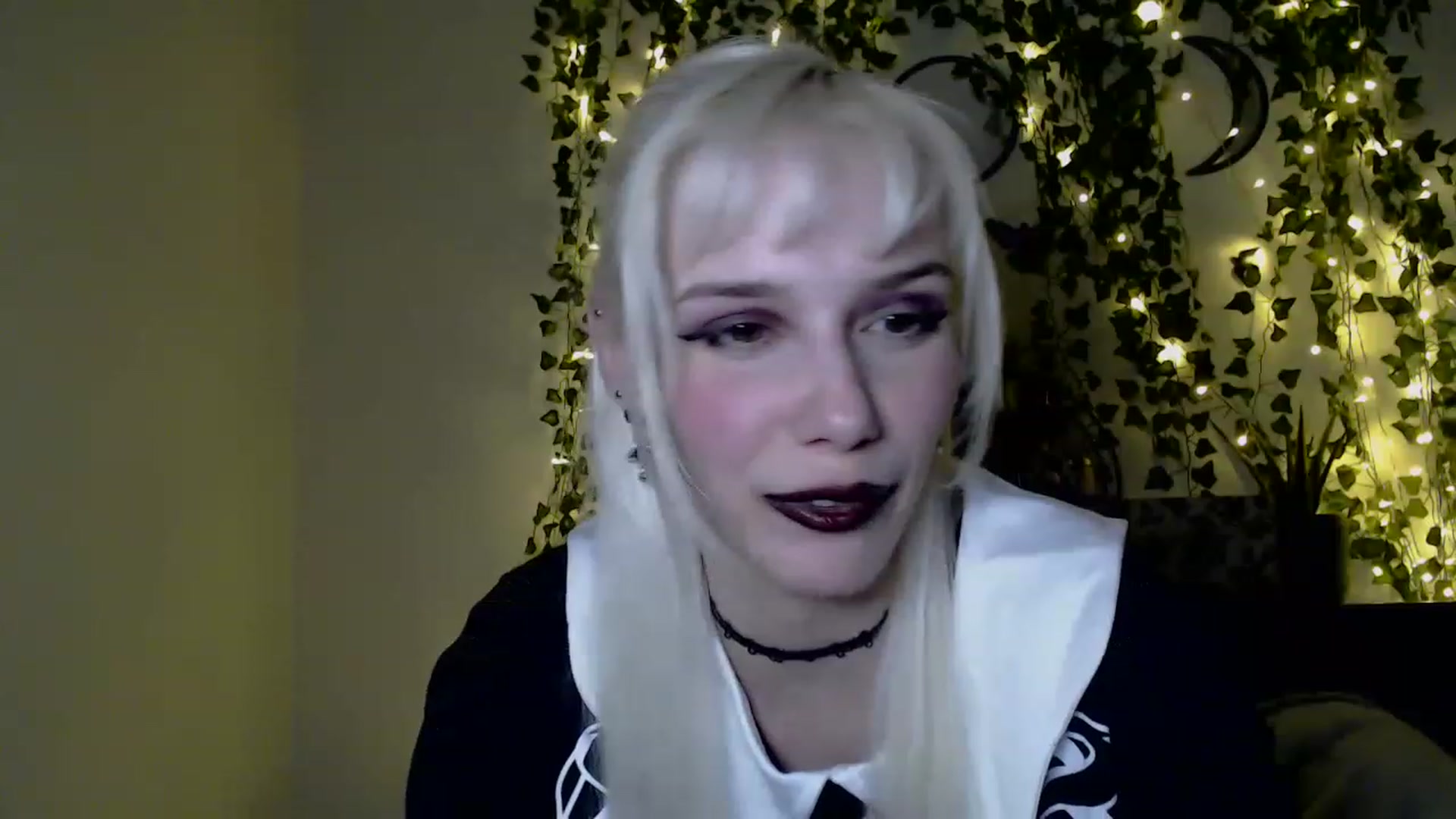 Gallery image thumbnail from PaperTigerRin's myfreecams stream on, 03/20/2023, 05:06 image 15 of 20