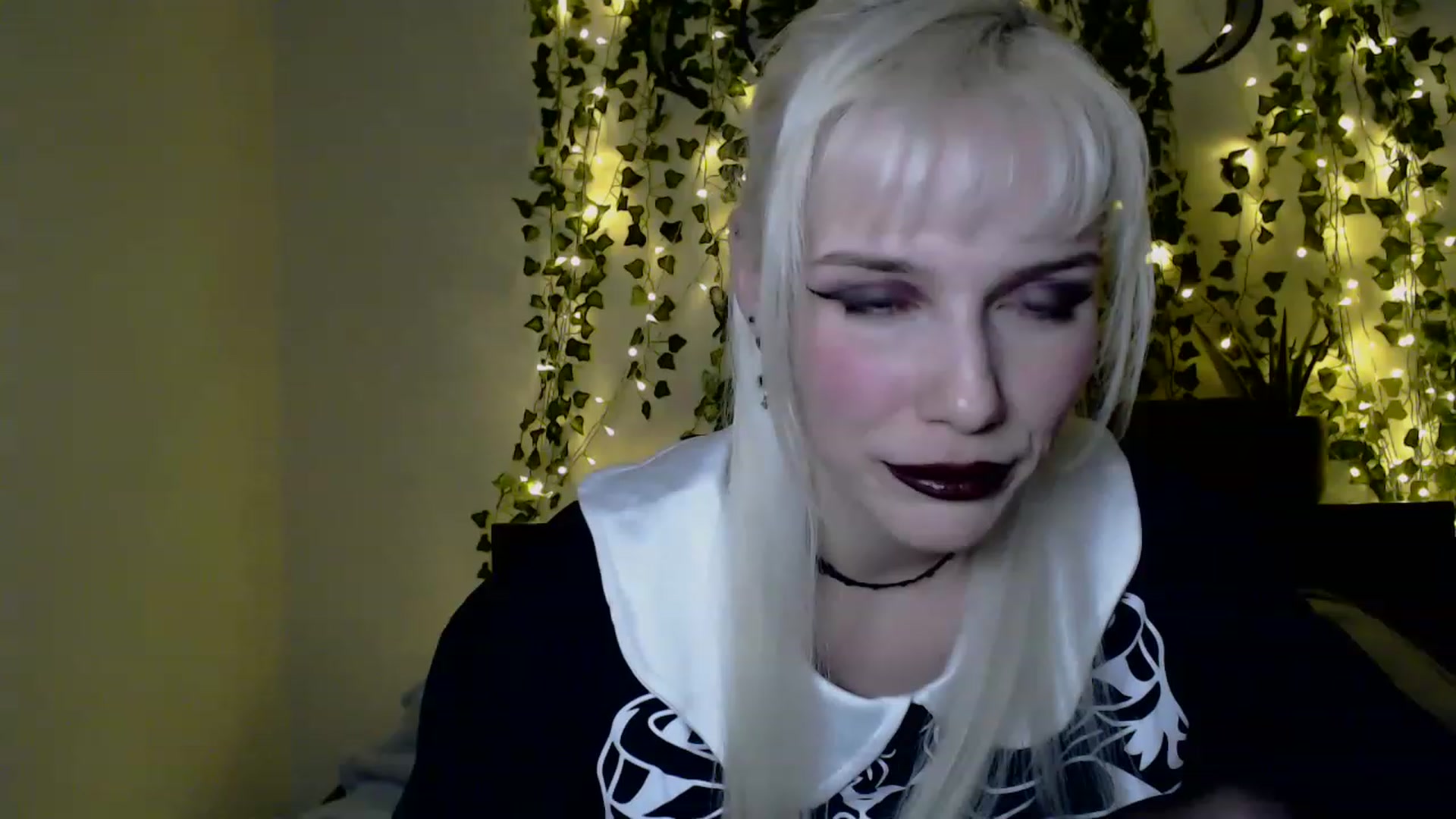 Gallery image thumbnail from PaperTigerRin's myfreecams stream on, 03/20/2023, 05:06 image 12 of 20