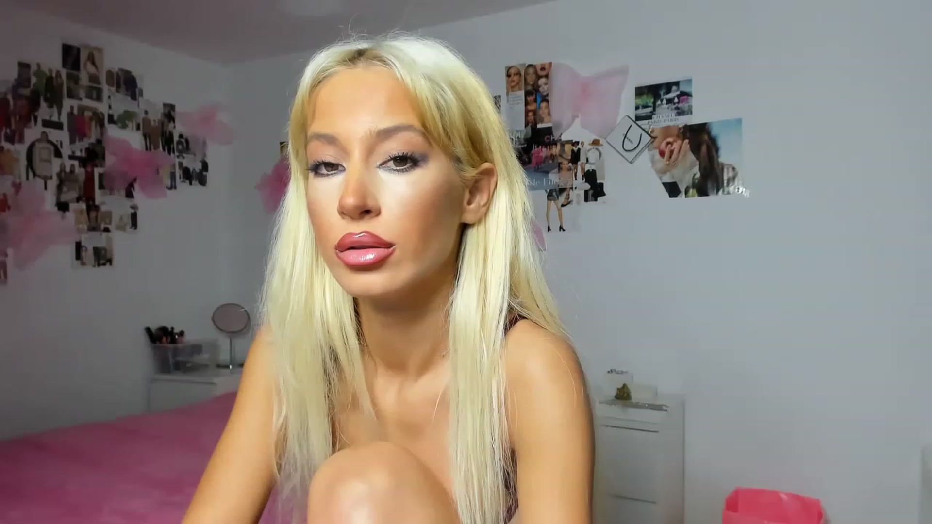 Gallery image thumbnail from PapiiisGirl's myfreecams stream on, 11/26/2022, 16:58 image 5 of 20