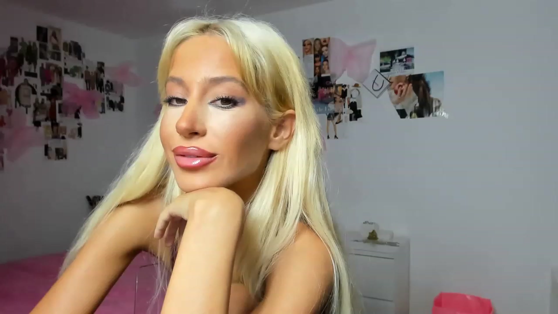 Gallery image thumbnail from PapiiisGirl's myfreecams stream on, 11/26/2022, 16:58 image 7 of 20
