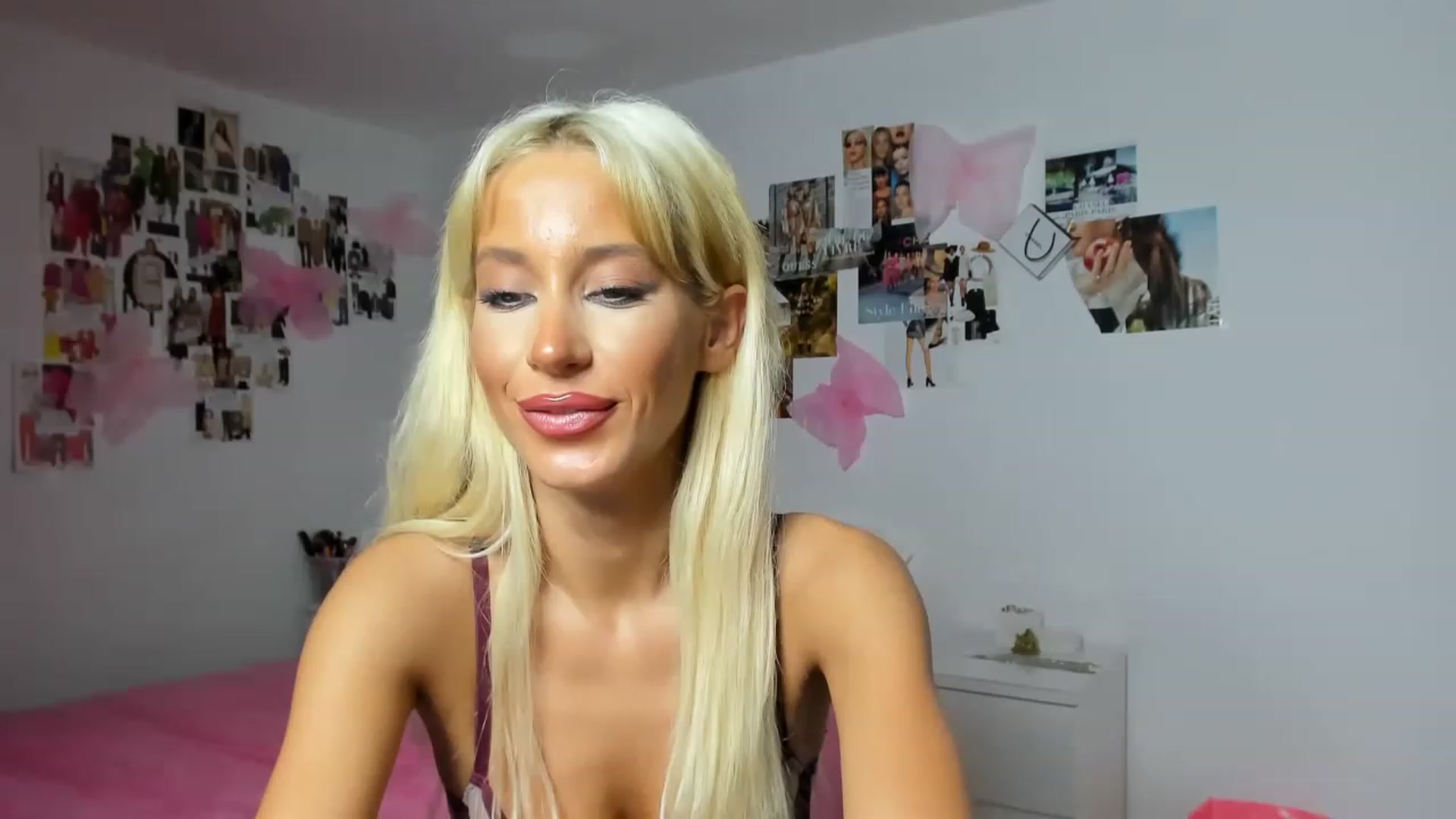 Gallery image thumbnail from PapiiisGirl's myfreecams stream on, 11/26/2022, 23:54 image 1 of 20