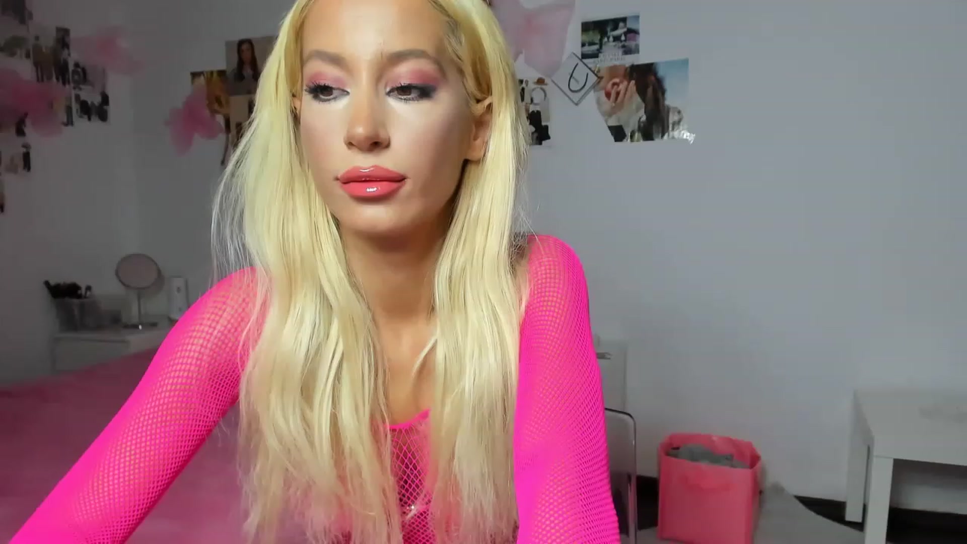 Gallery image thumbnail from PapiiisGirl's myfreecams stream on, 11/29/2022, 12:53 image 2 of 20
