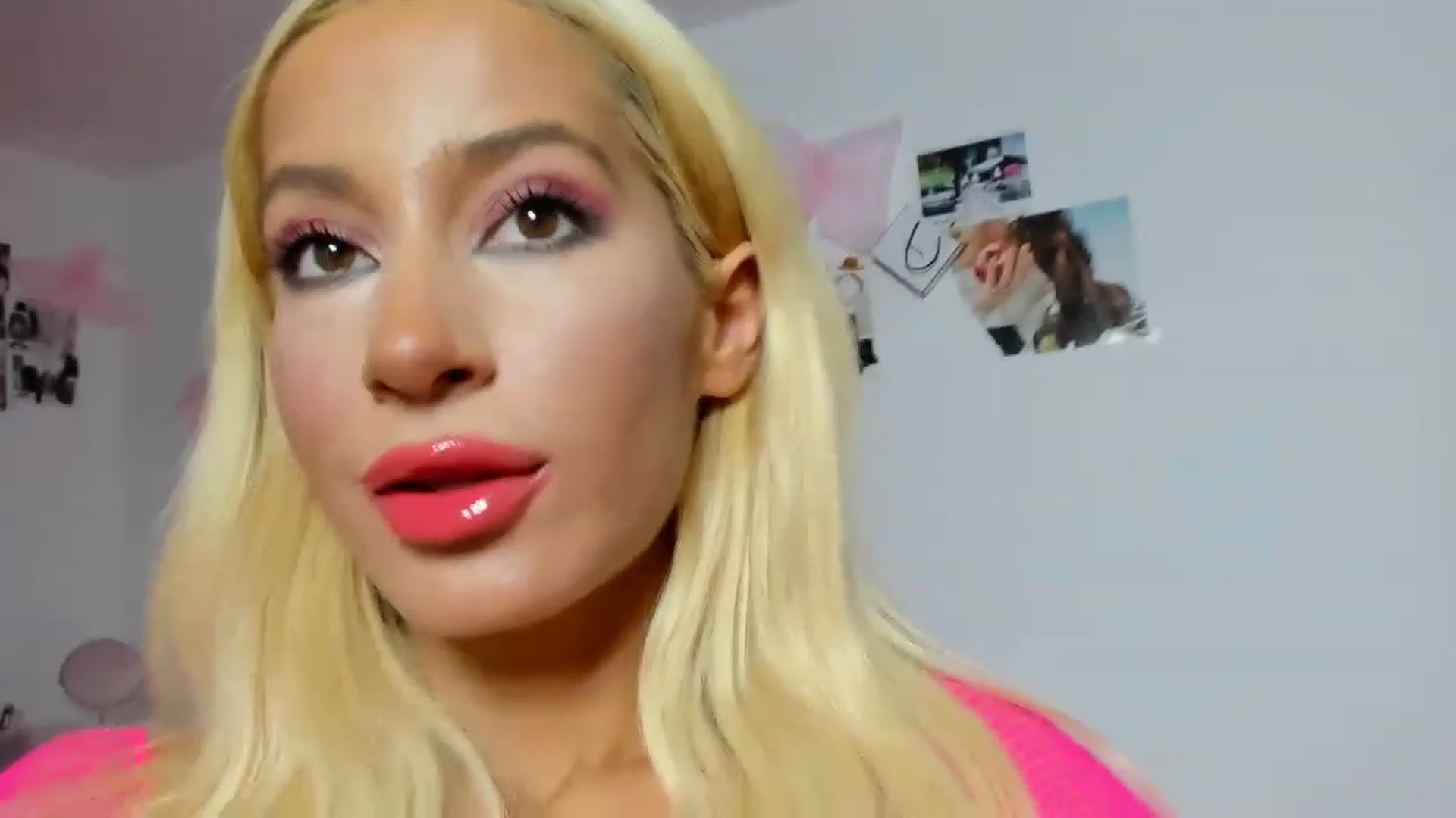 Gallery image thumbnail from PapiiisGirl's myfreecams stream on, 11/29/2022, 13:31 image 17 of 20